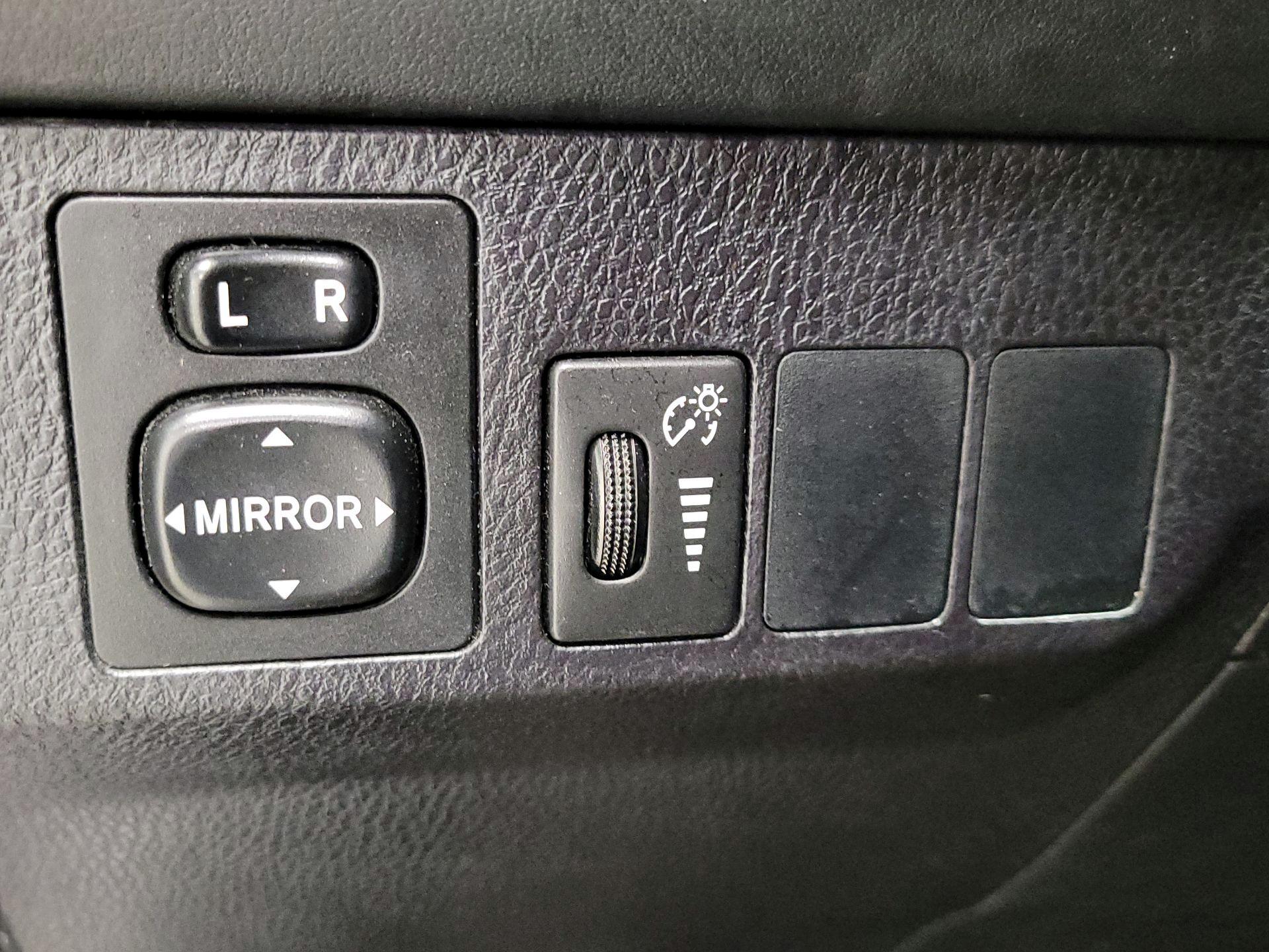 Thumbnail: 2016 Toyota RAV4 - 13