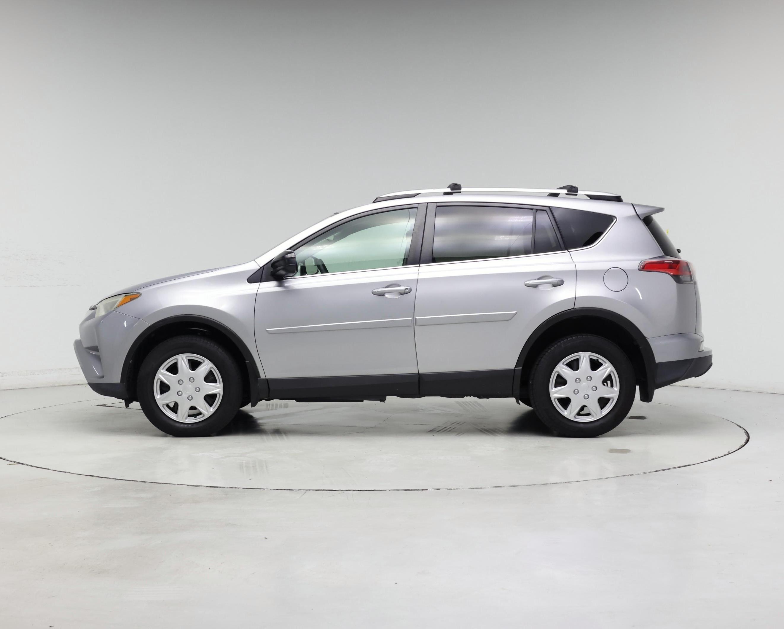 Thumbnail: 2016 Toyota RAV4 - 3