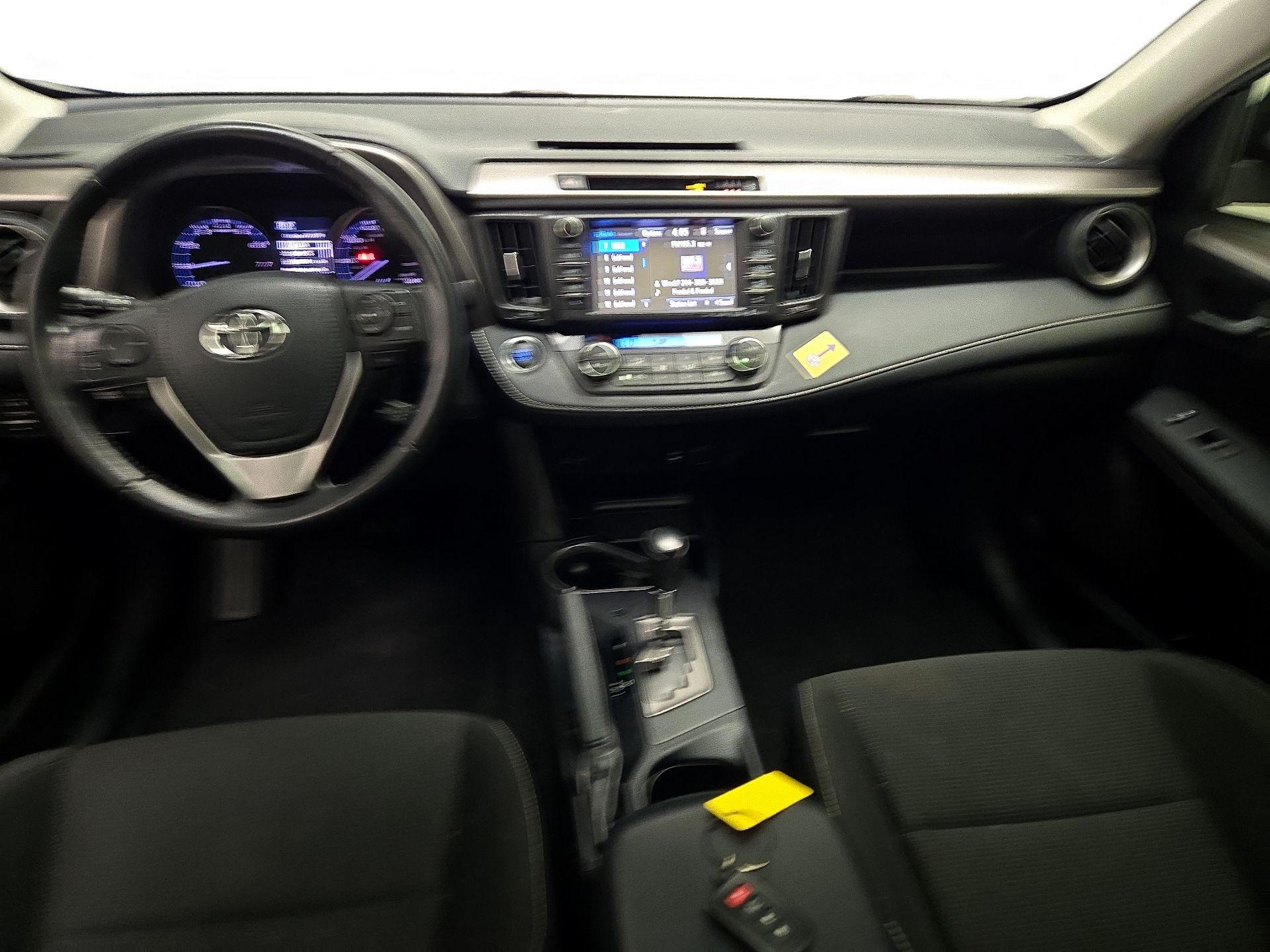 Thumbnail: 2018 Toyota RAV4 - 9