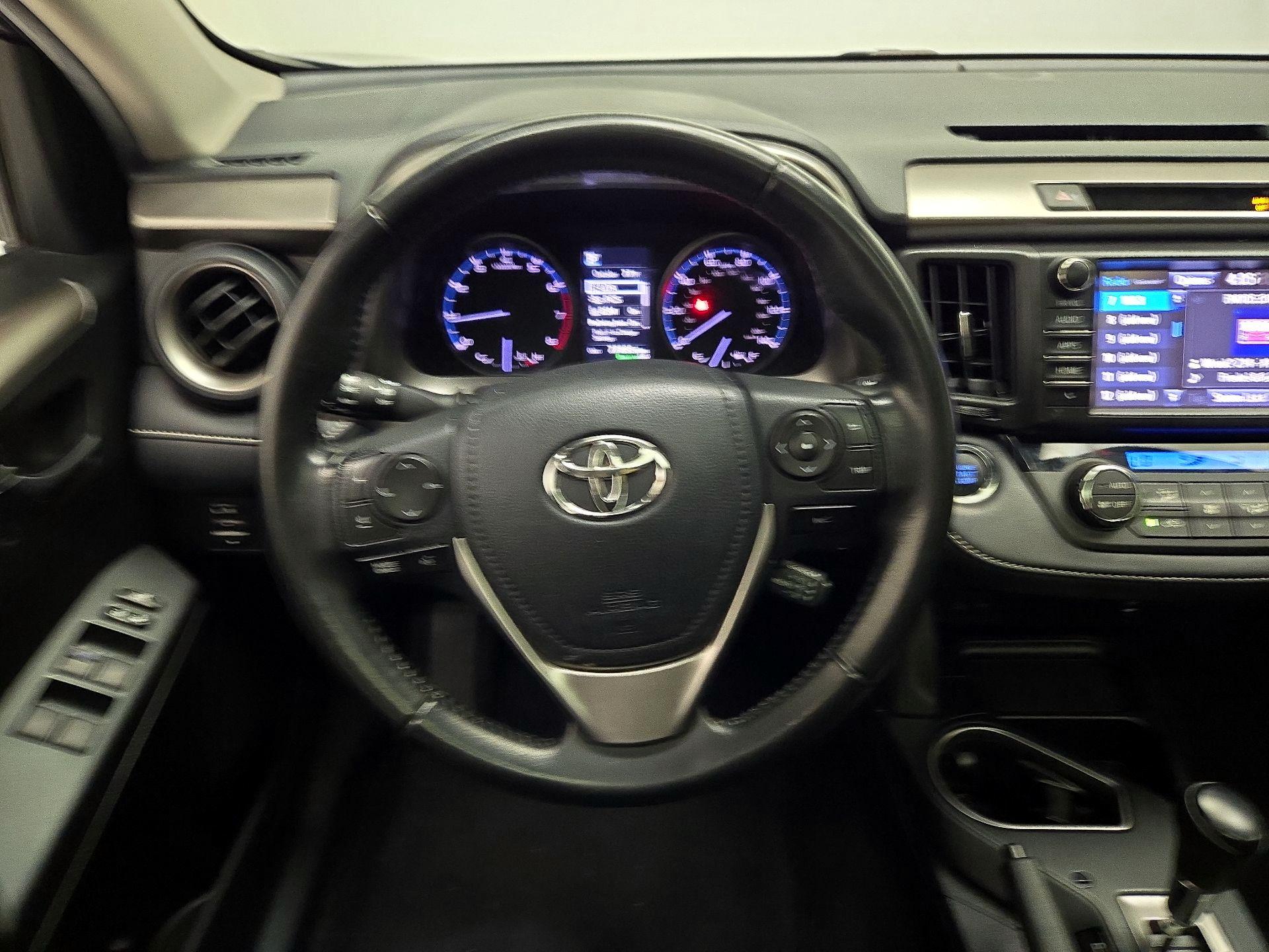 Thumbnail: 2018 Toyota RAV4 - 10