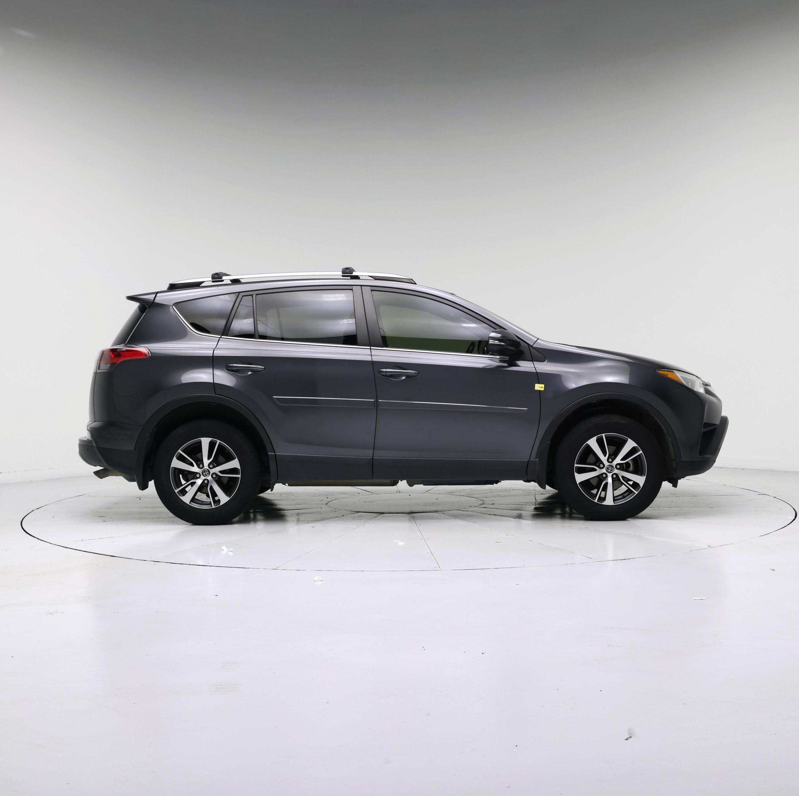 Thumbnail: 2018 Toyota RAV4 - 7