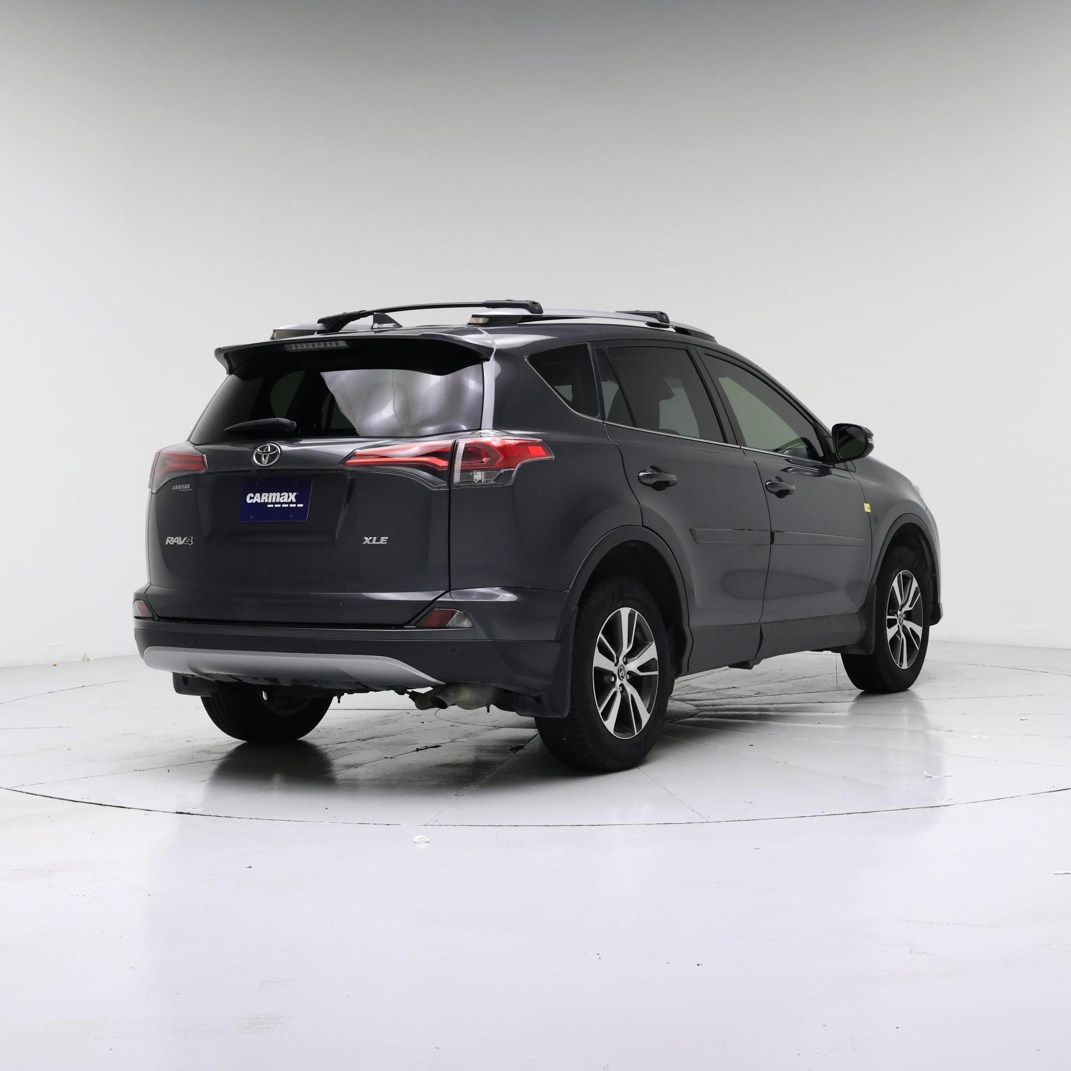 Thumbnail: 2018 Toyota RAV4 - 8