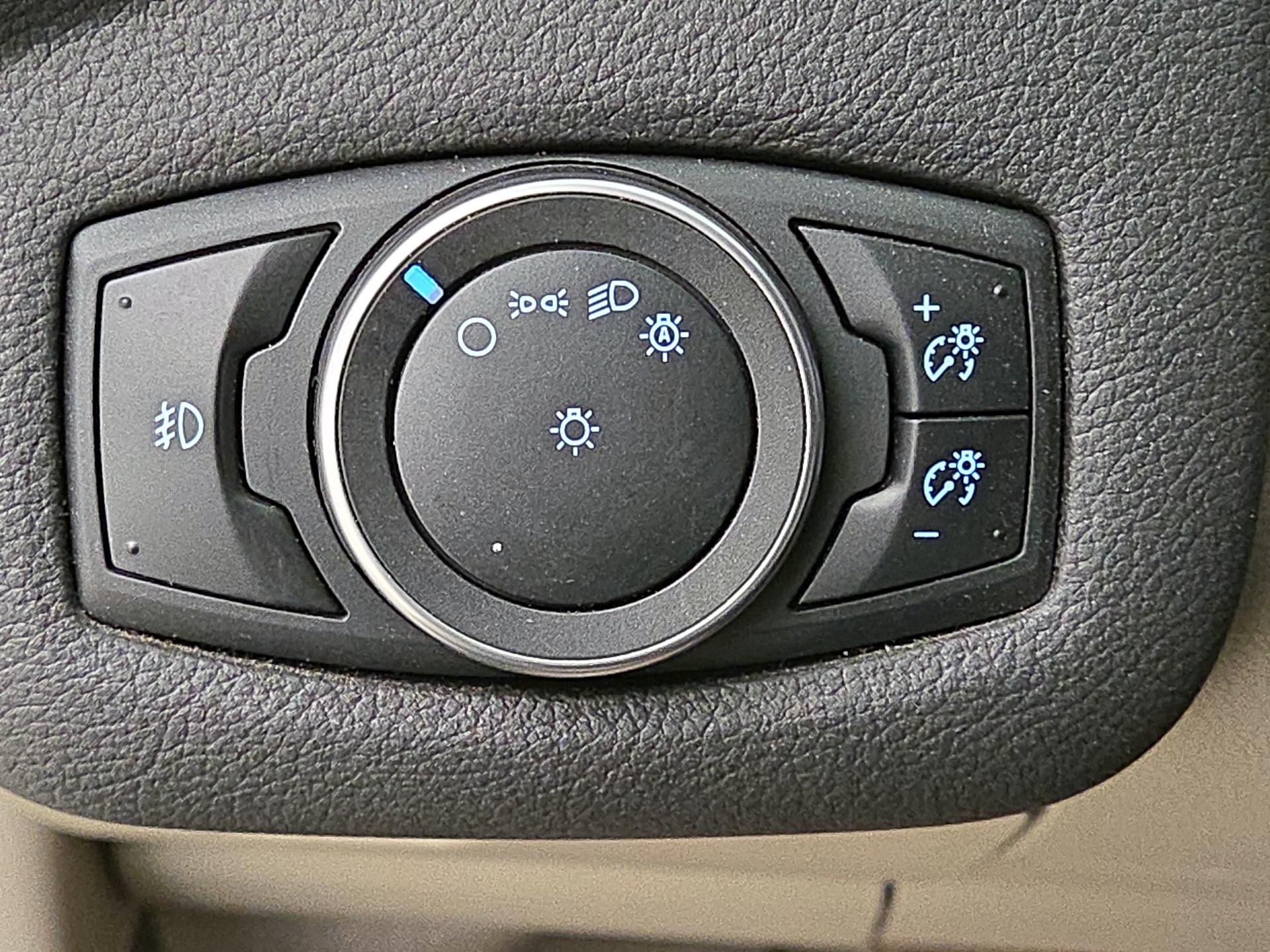 Thumbnail: 2015 Ford Escape - 13