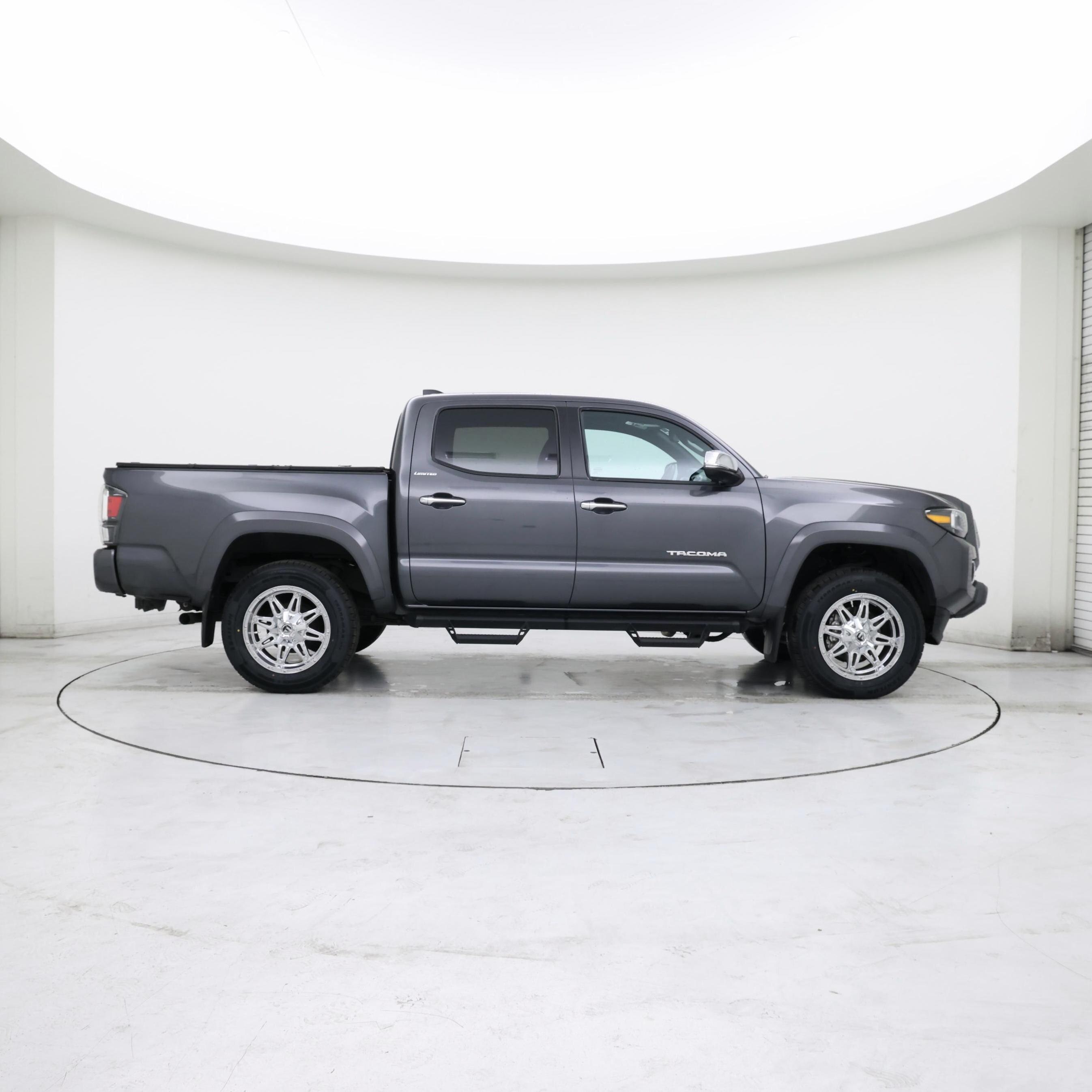 Thumbnail: 2022 Toyota Tacoma - 7