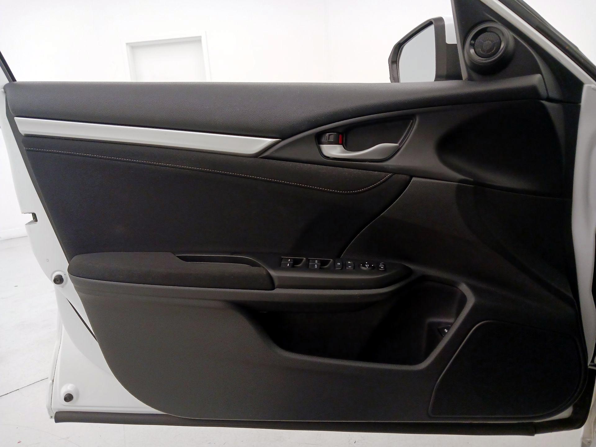 Thumbnail: 2018 Honda Civic - 12