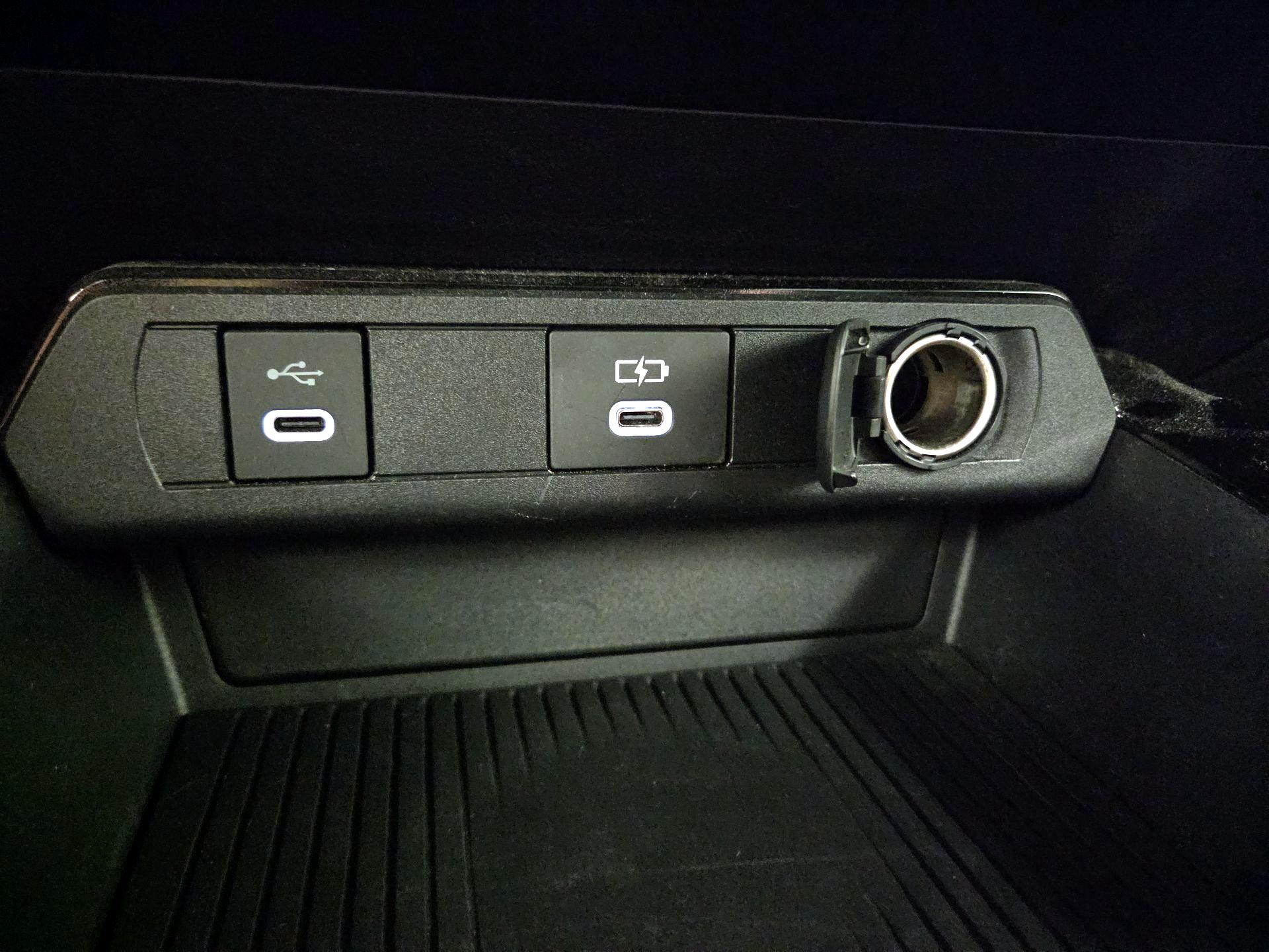Thumbnail: 2024 Toyota Prius - 18