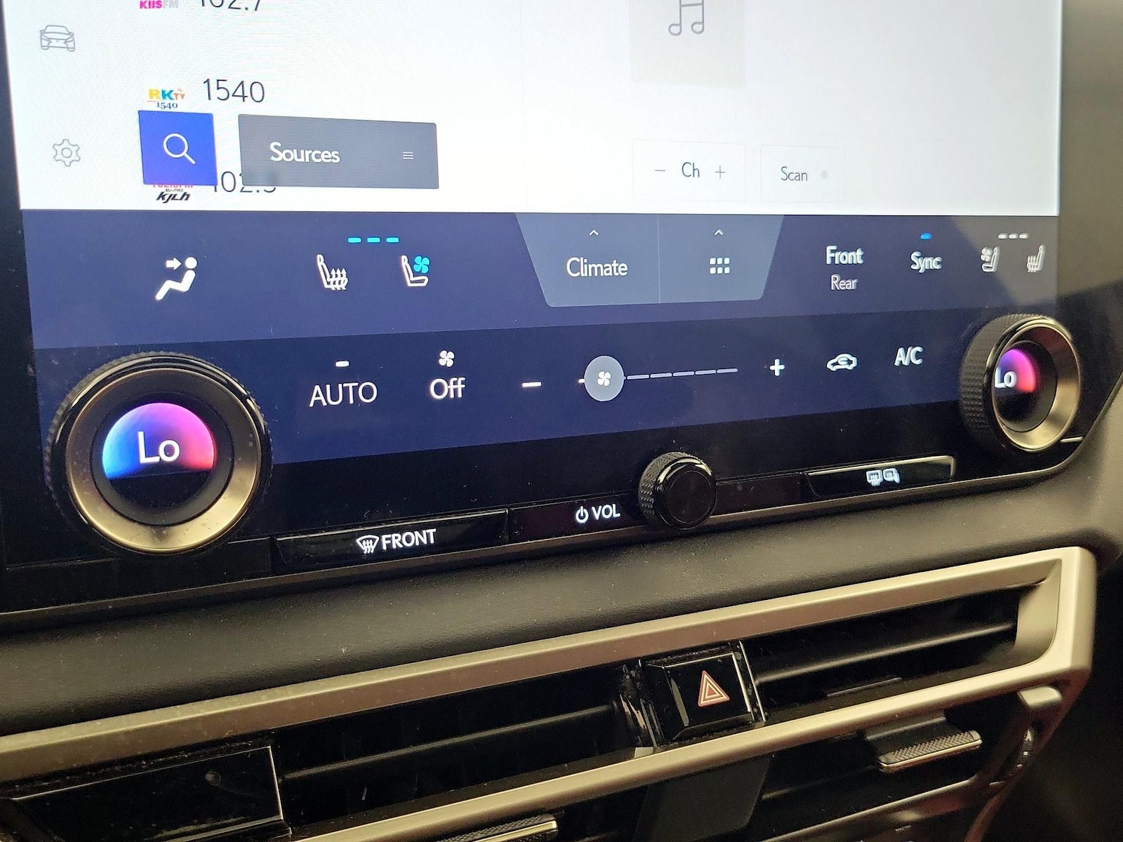 2023 Lexus RX Hybrid 500h - Photo 17