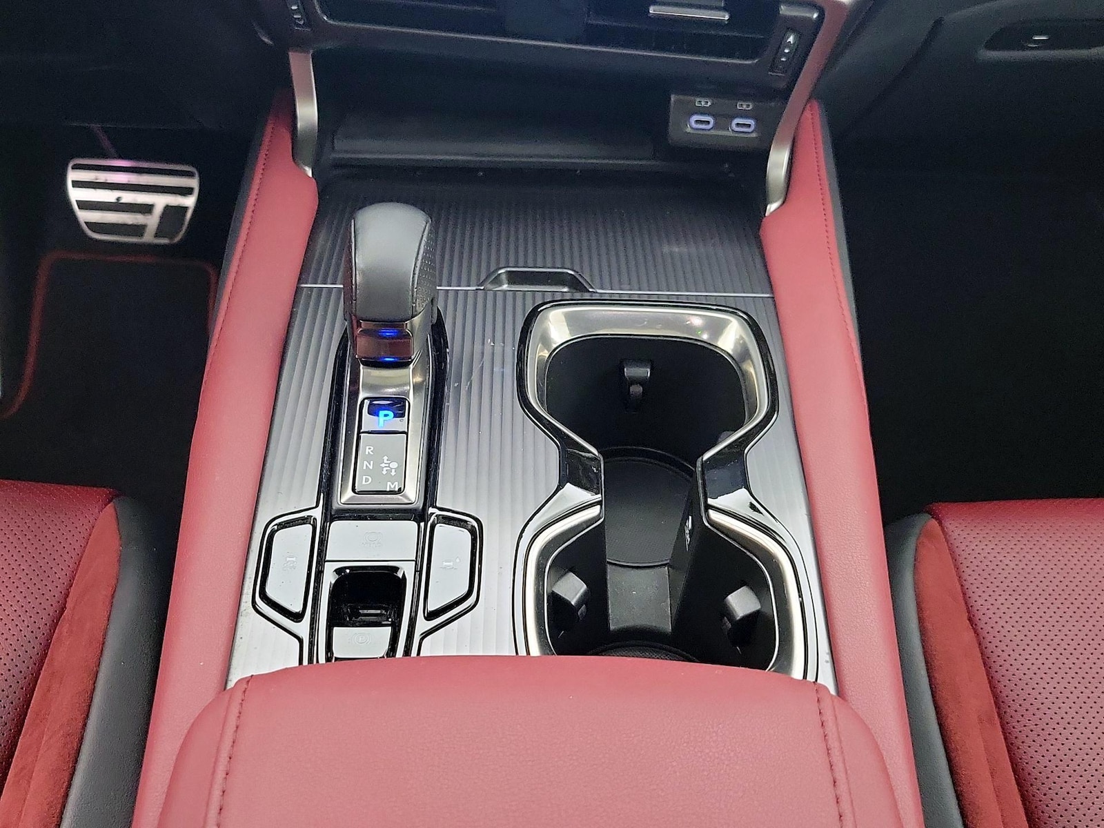 2023 Lexus RX Hybrid 500h - Photo 18