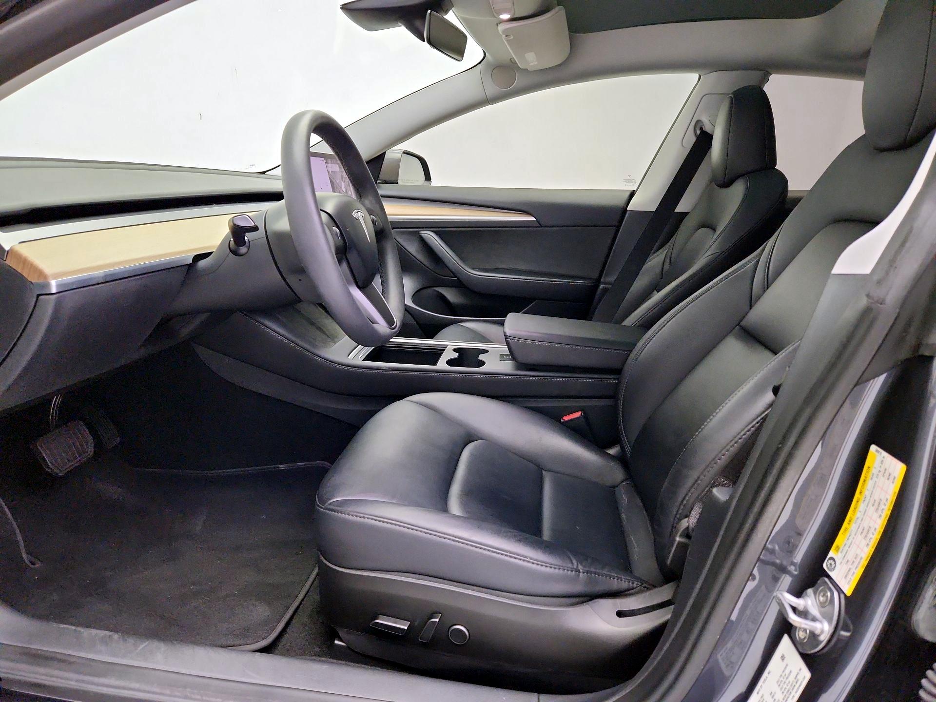 Thumbnail: 2023 Tesla Model 3 - 11