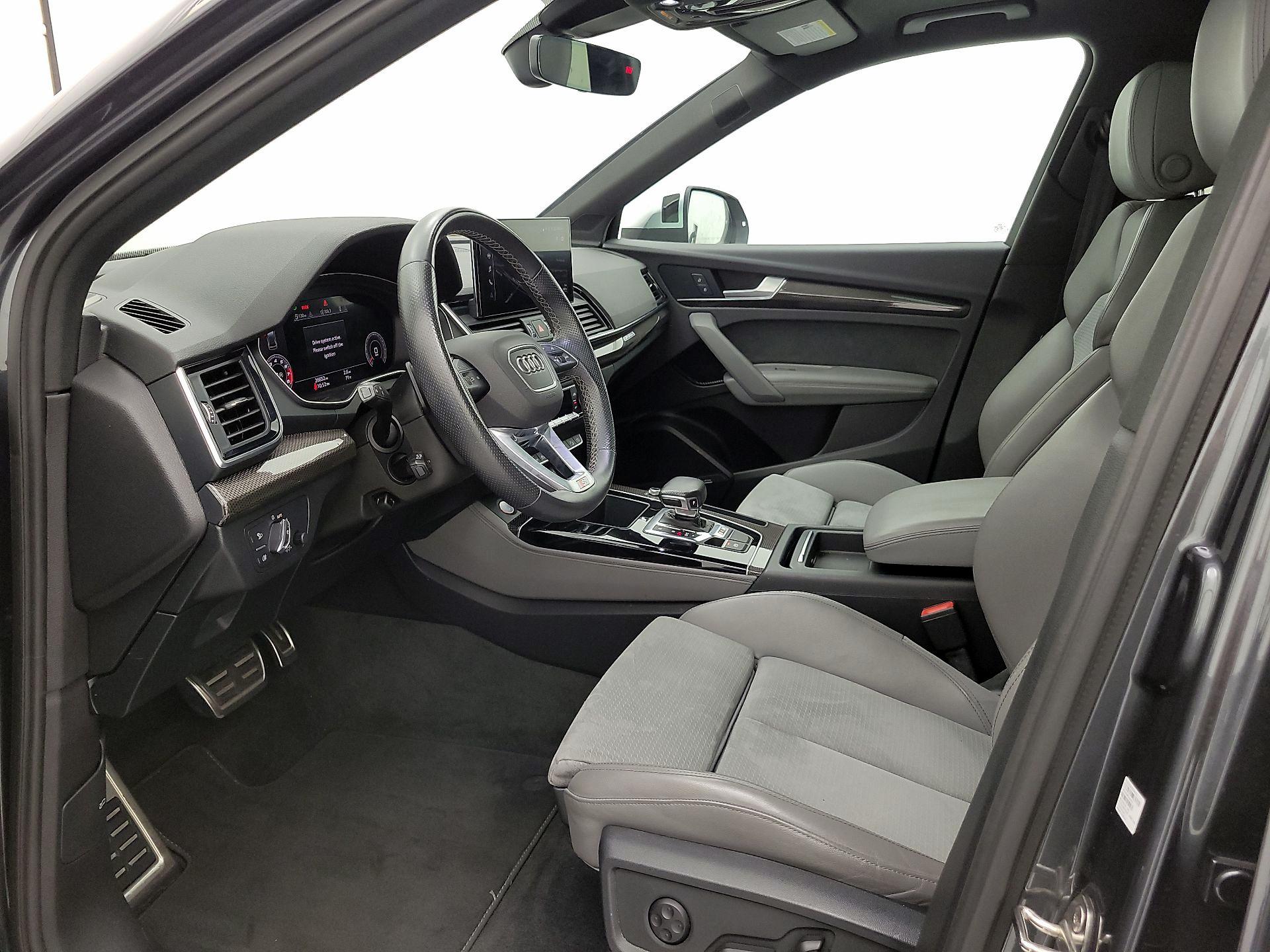 Thumbnail: 2022 Audi SQ5 - 11