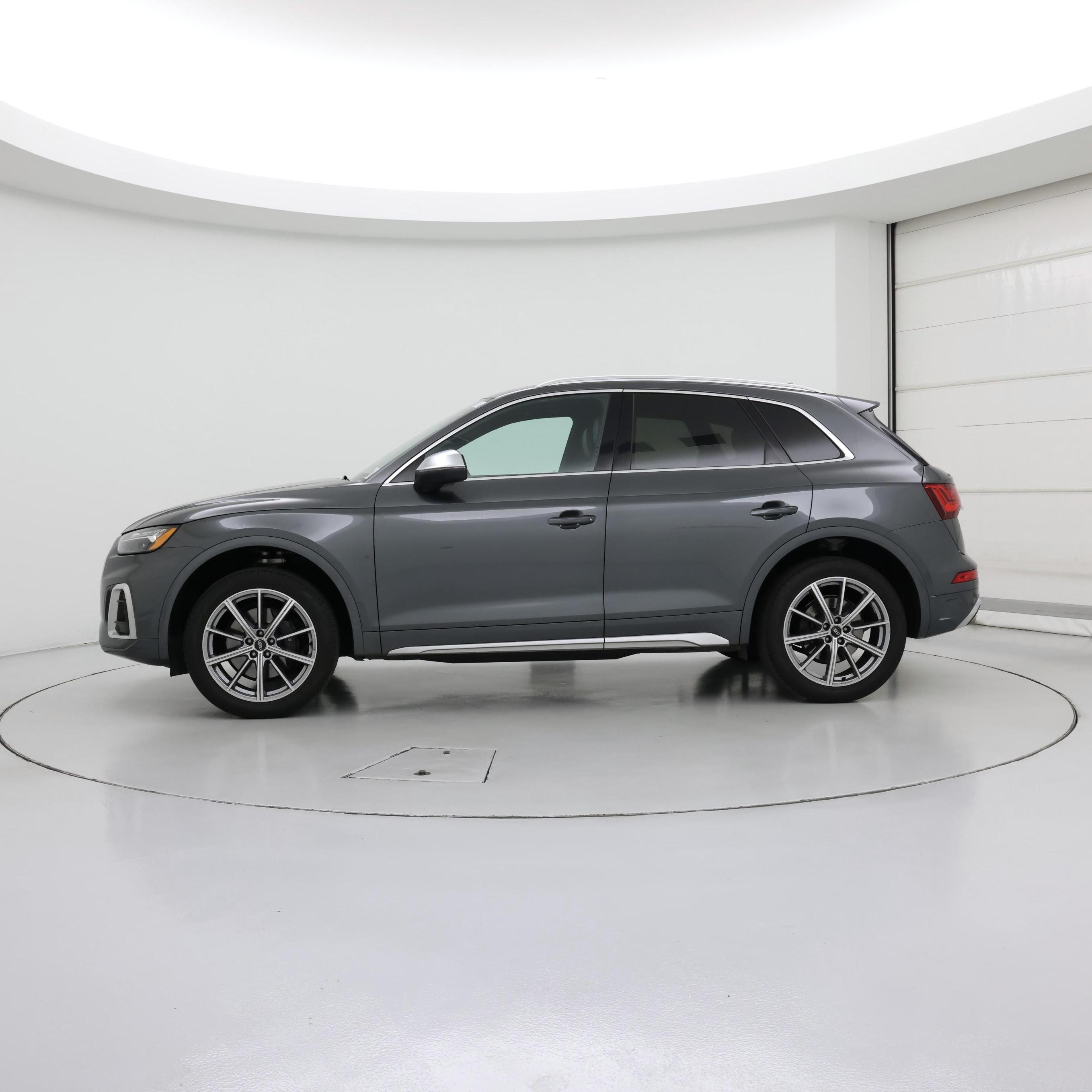 Thumbnail: 2022 Audi SQ5 - 3