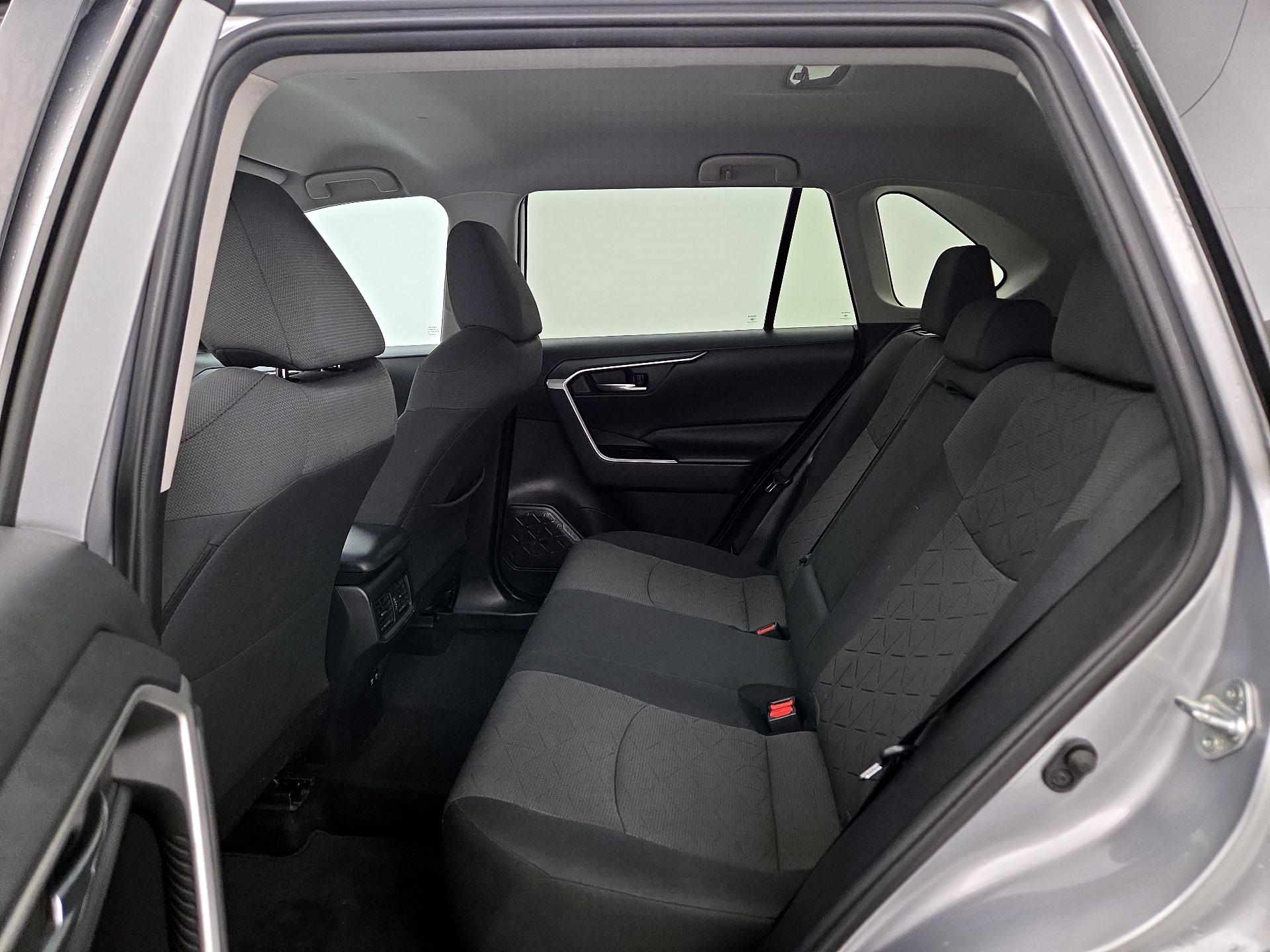 Thumbnail: 2020 Toyota RAV4 - 20