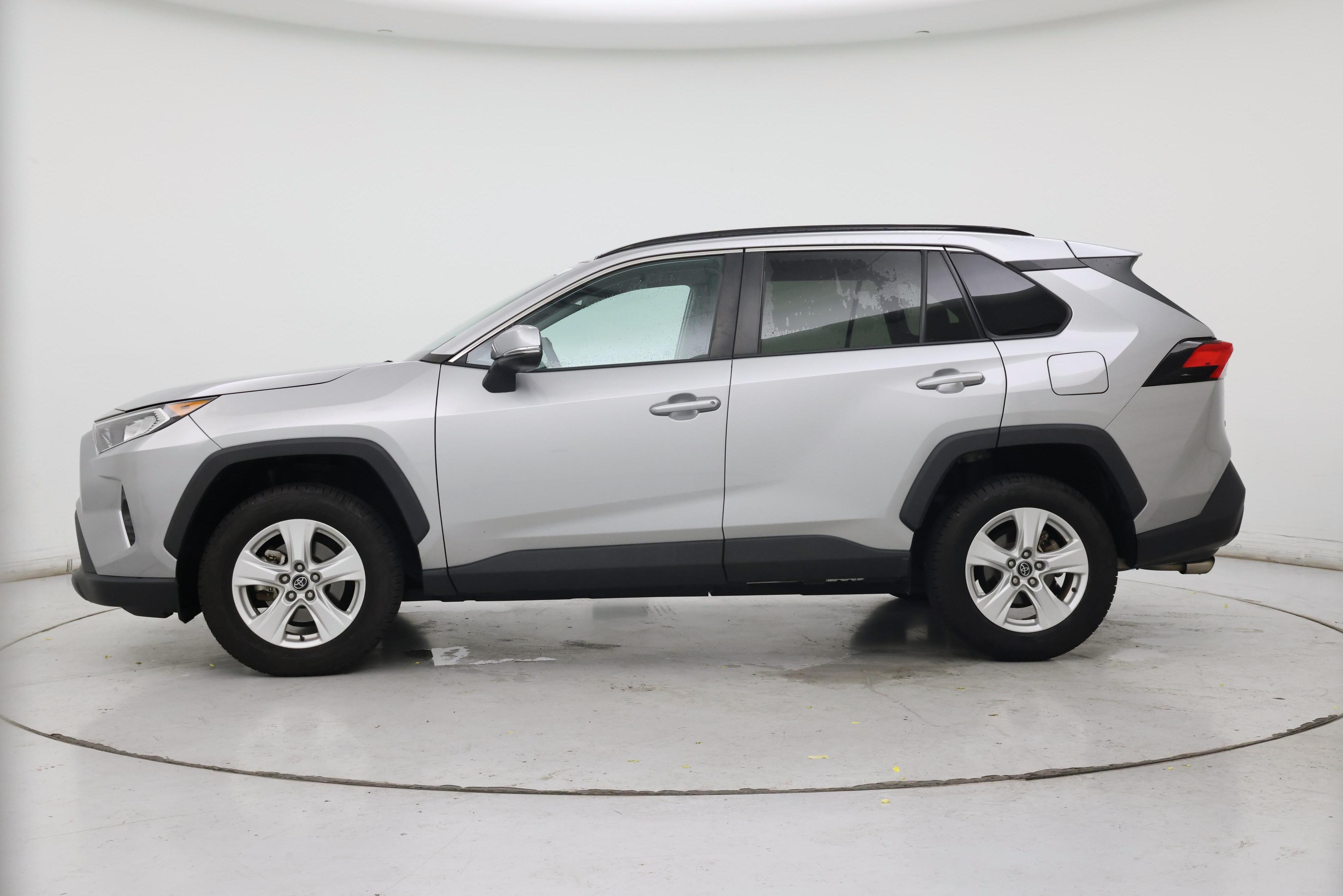 Thumbnail: 2020 Toyota RAV4 - 3