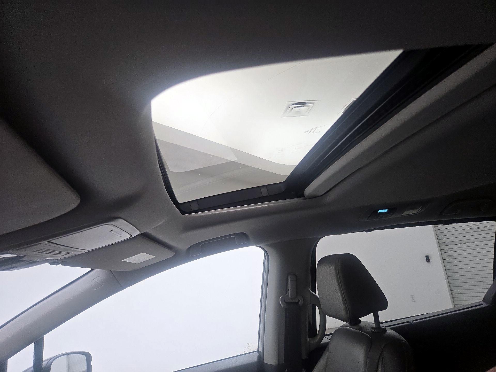 Thumbnail: 2019 Honda Odyssey - 18
