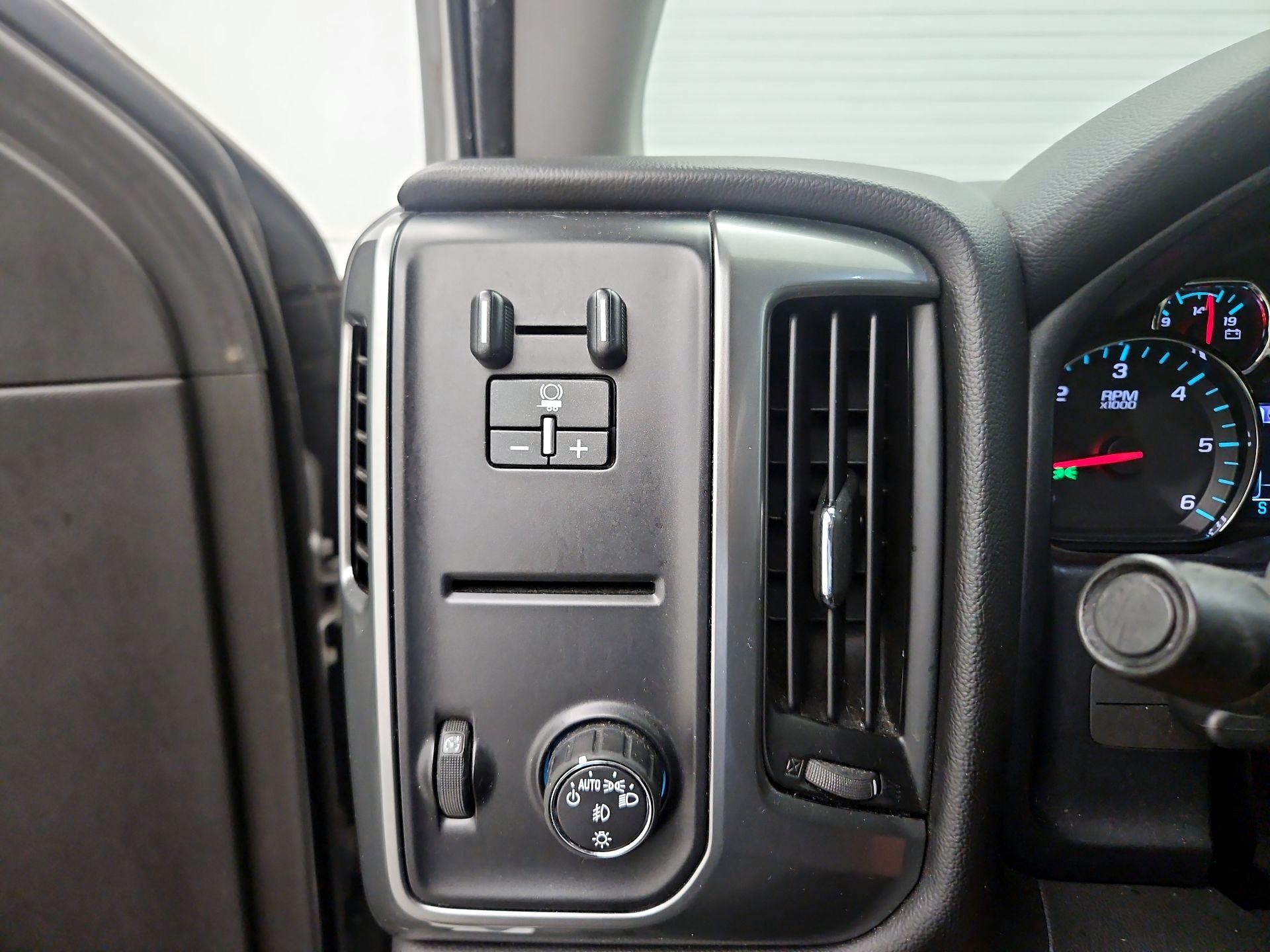 Thumbnail: 2016 Chevrolet Silverado 1500 - 11