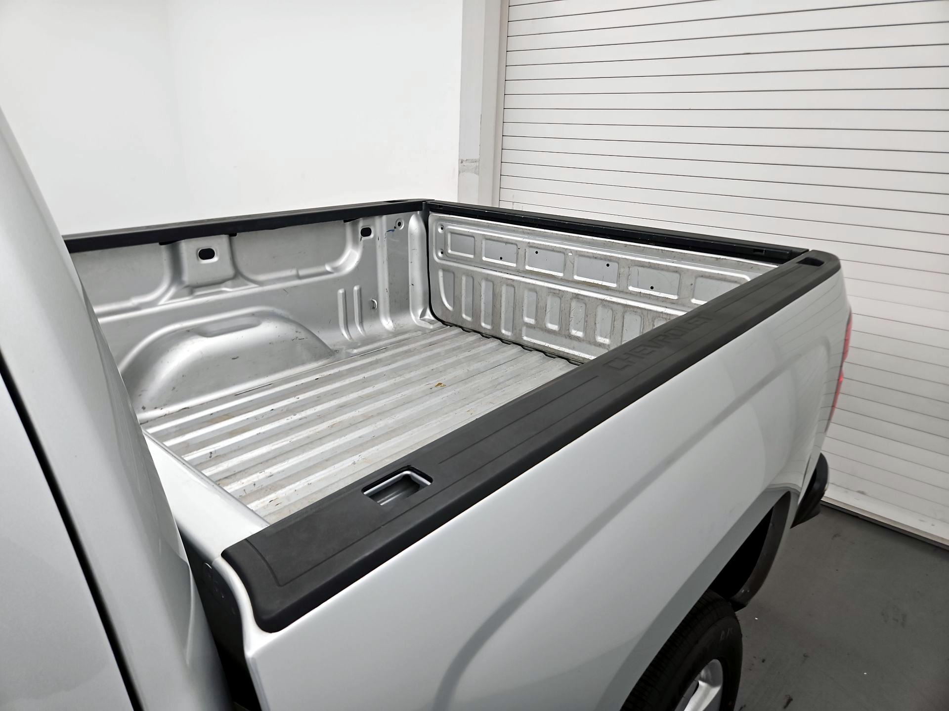 Thumbnail: 2016 Chevrolet Silverado 1500 - 17