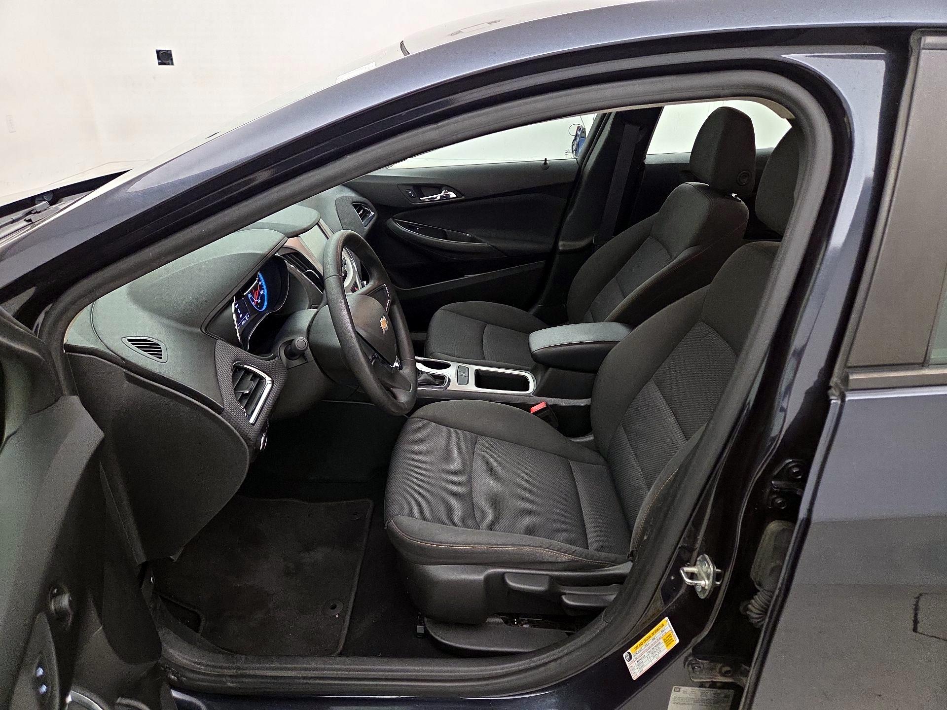 Thumbnail: 2016 Chevrolet Cruze - 11