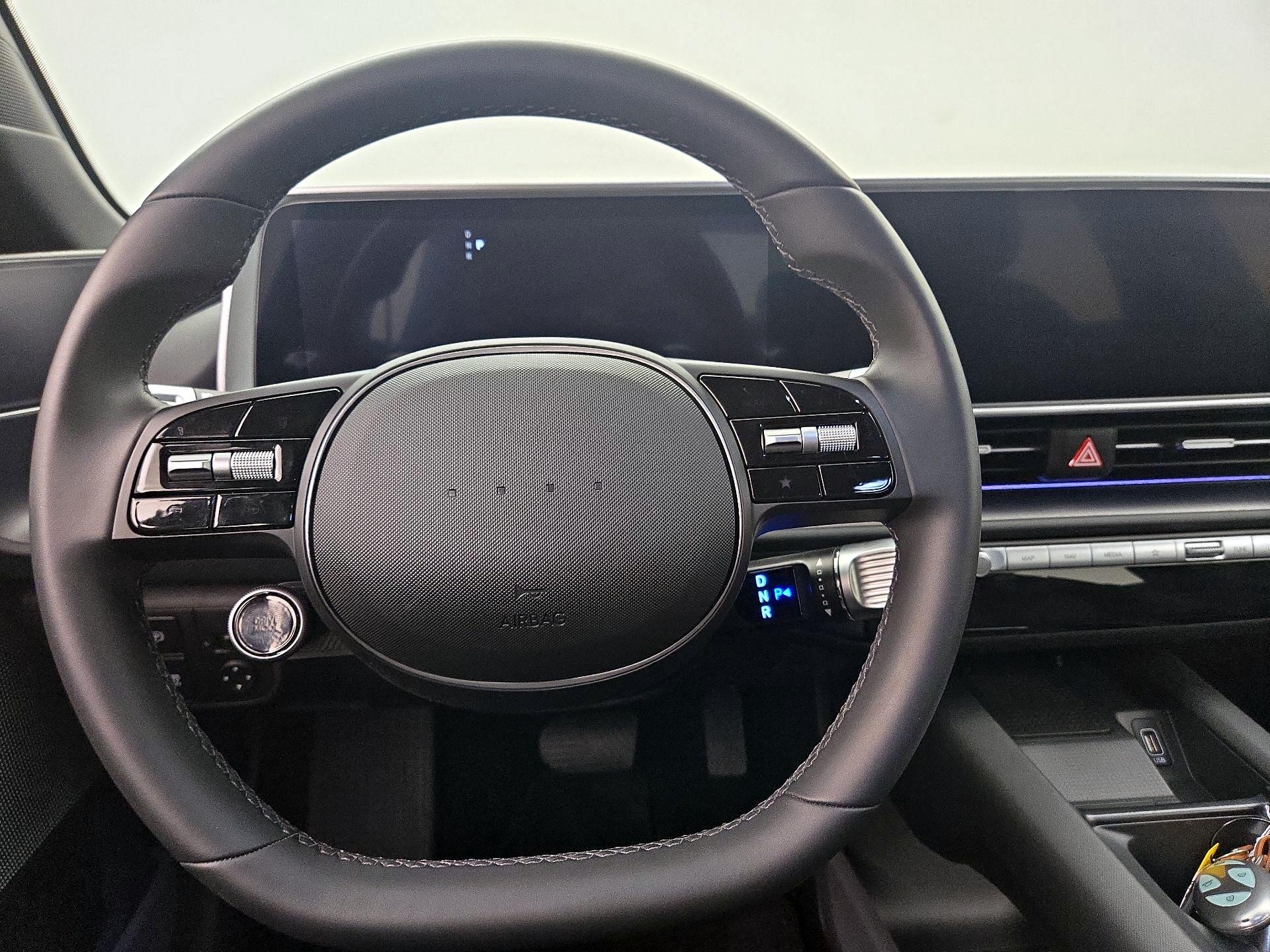 Thumbnail: 2023 Hyundai Ioniq 6 - 10