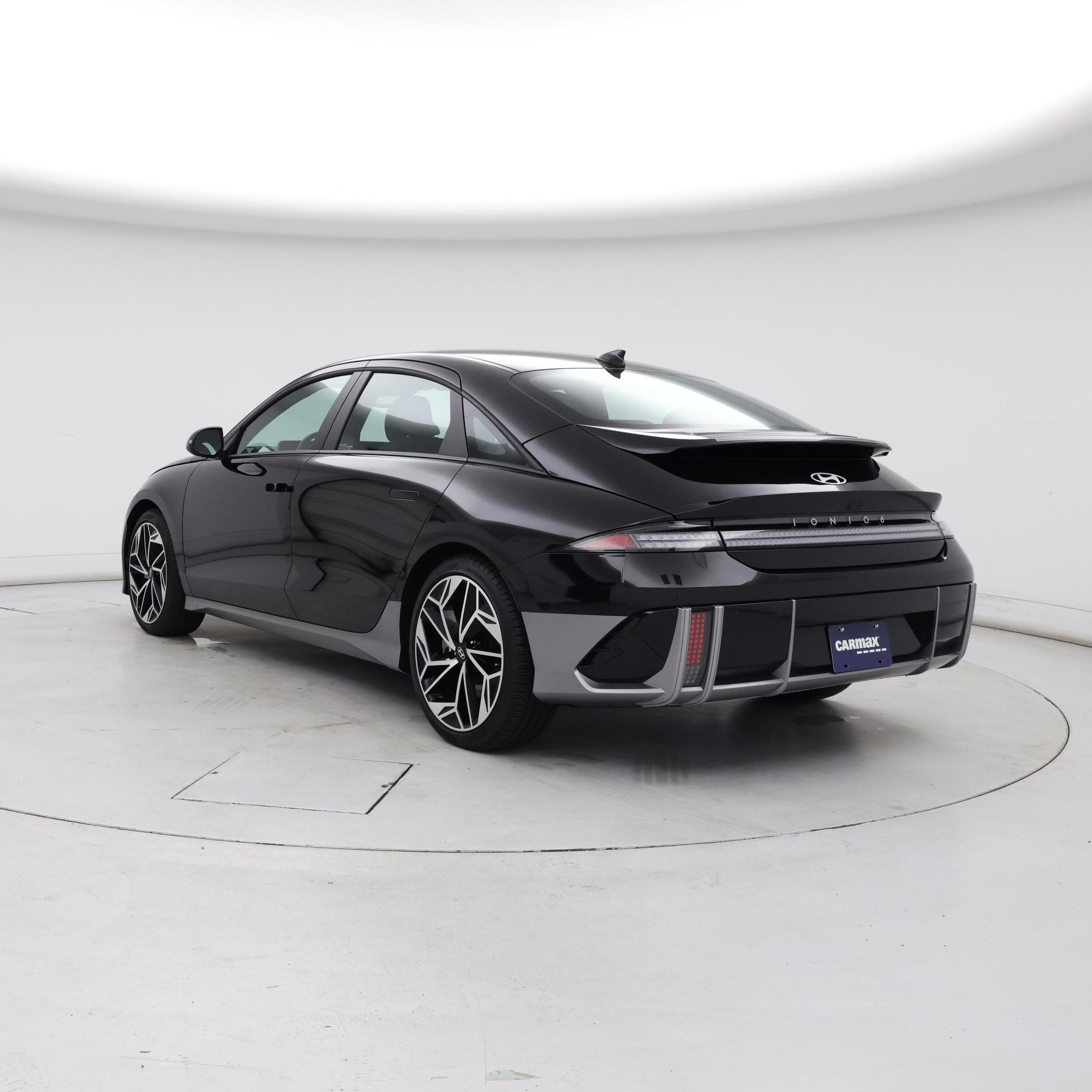 Thumbnail: 2023 Hyundai Ioniq 6 - 2