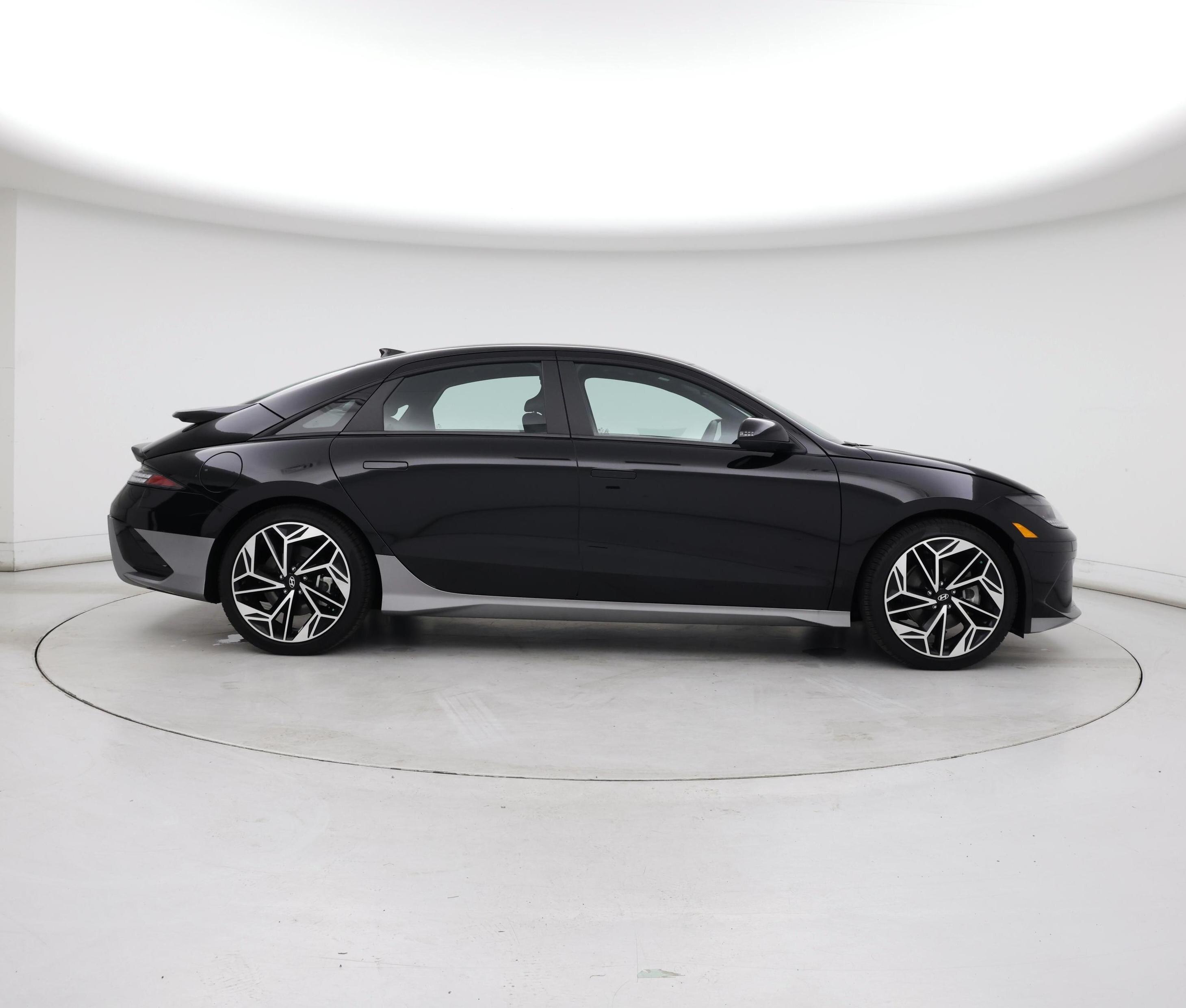 Thumbnail: 2023 Hyundai Ioniq 6 - 7