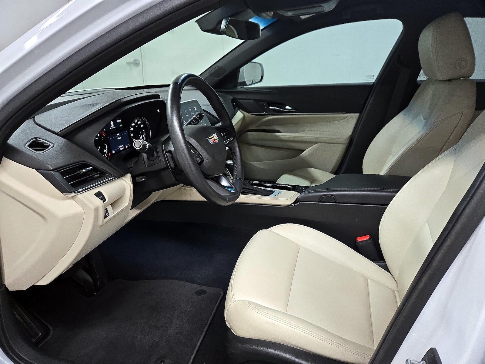 2024 Cadillac CT4 Luxury - Photo 12