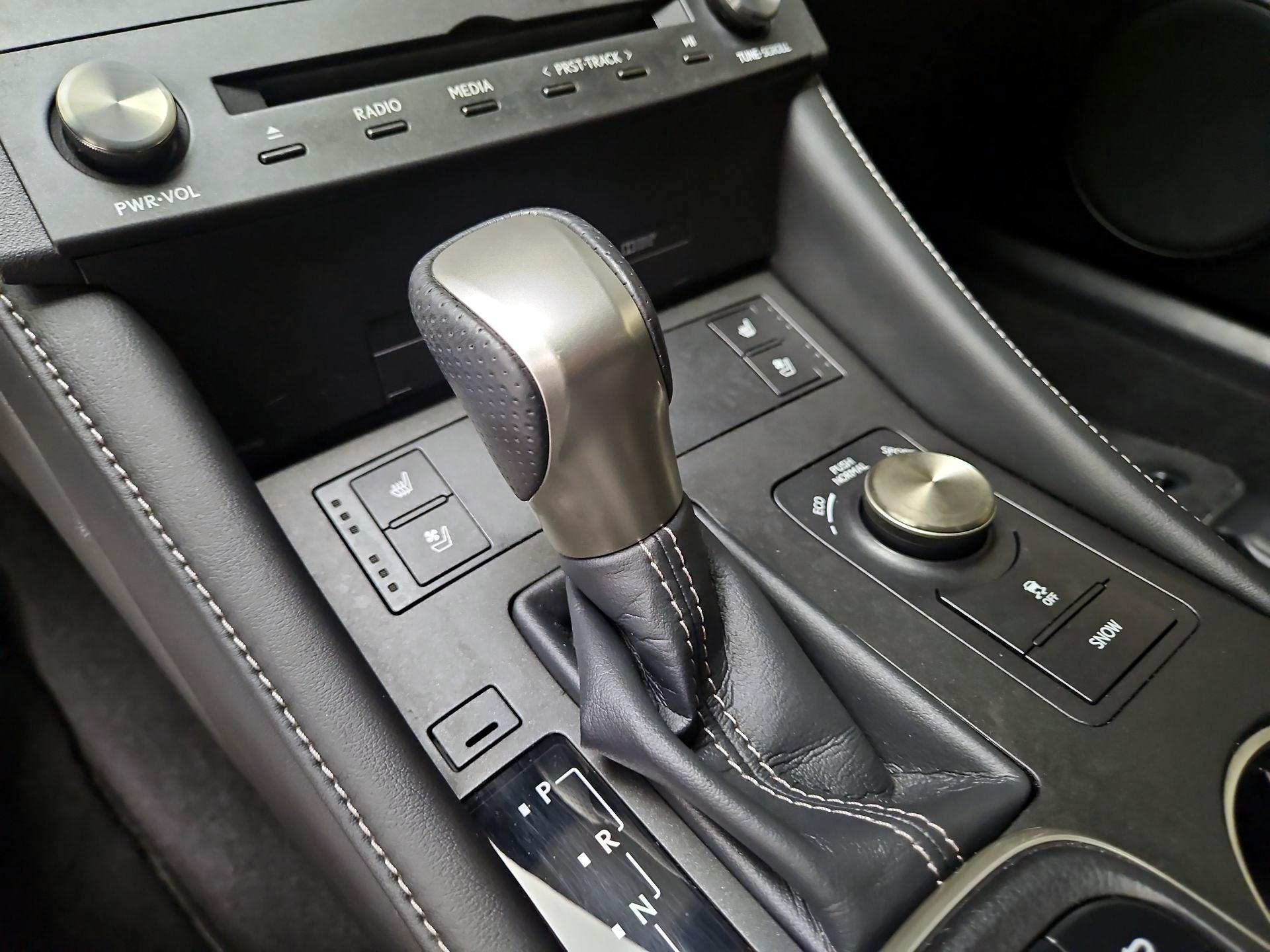 Thumbnail: 2015 Lexus RC - 18