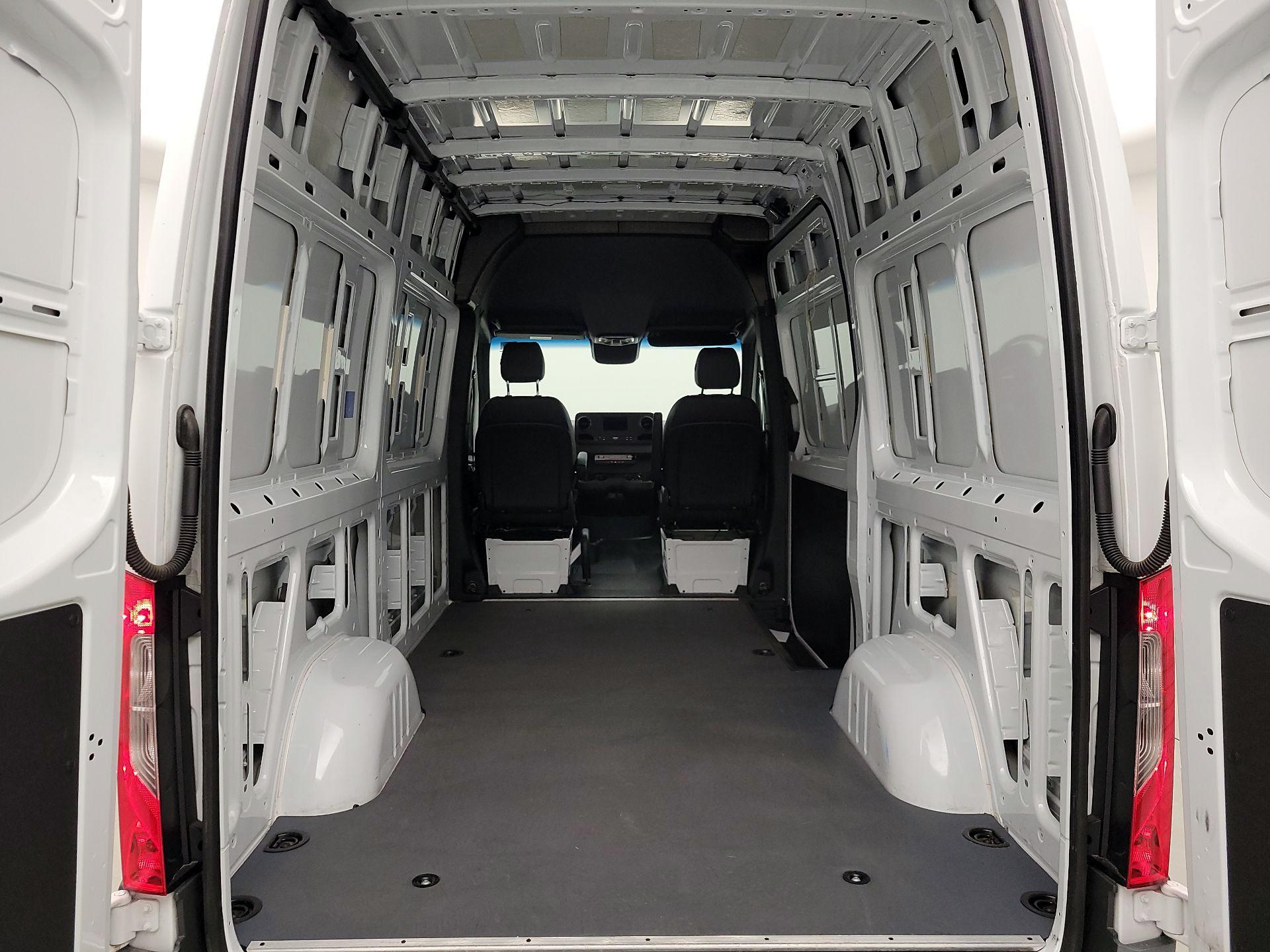Thumbnail: 2022 Mercedes-Benz Sprinter - 17