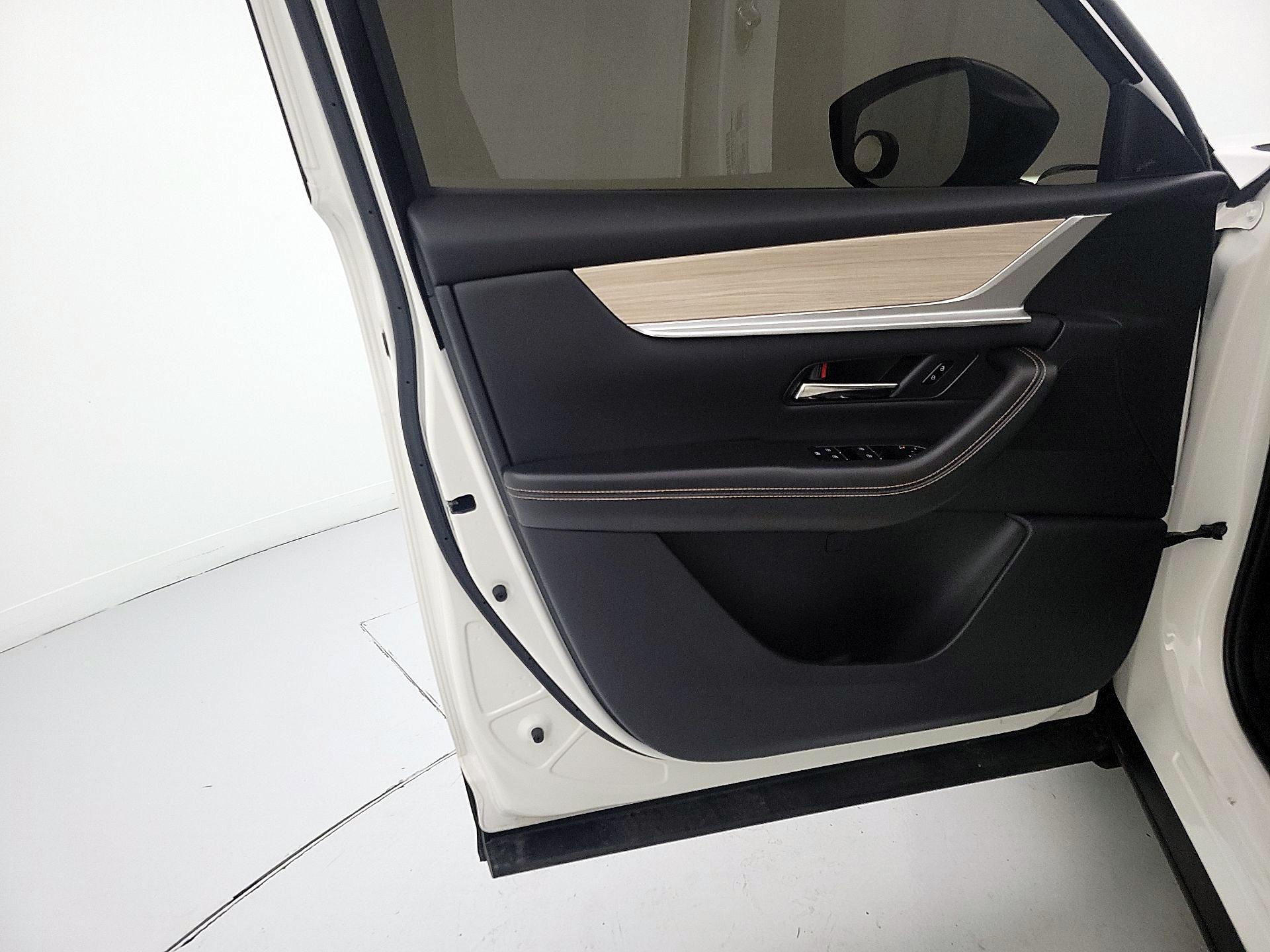 Thumbnail: 2025 Mazda CX-70 - 12