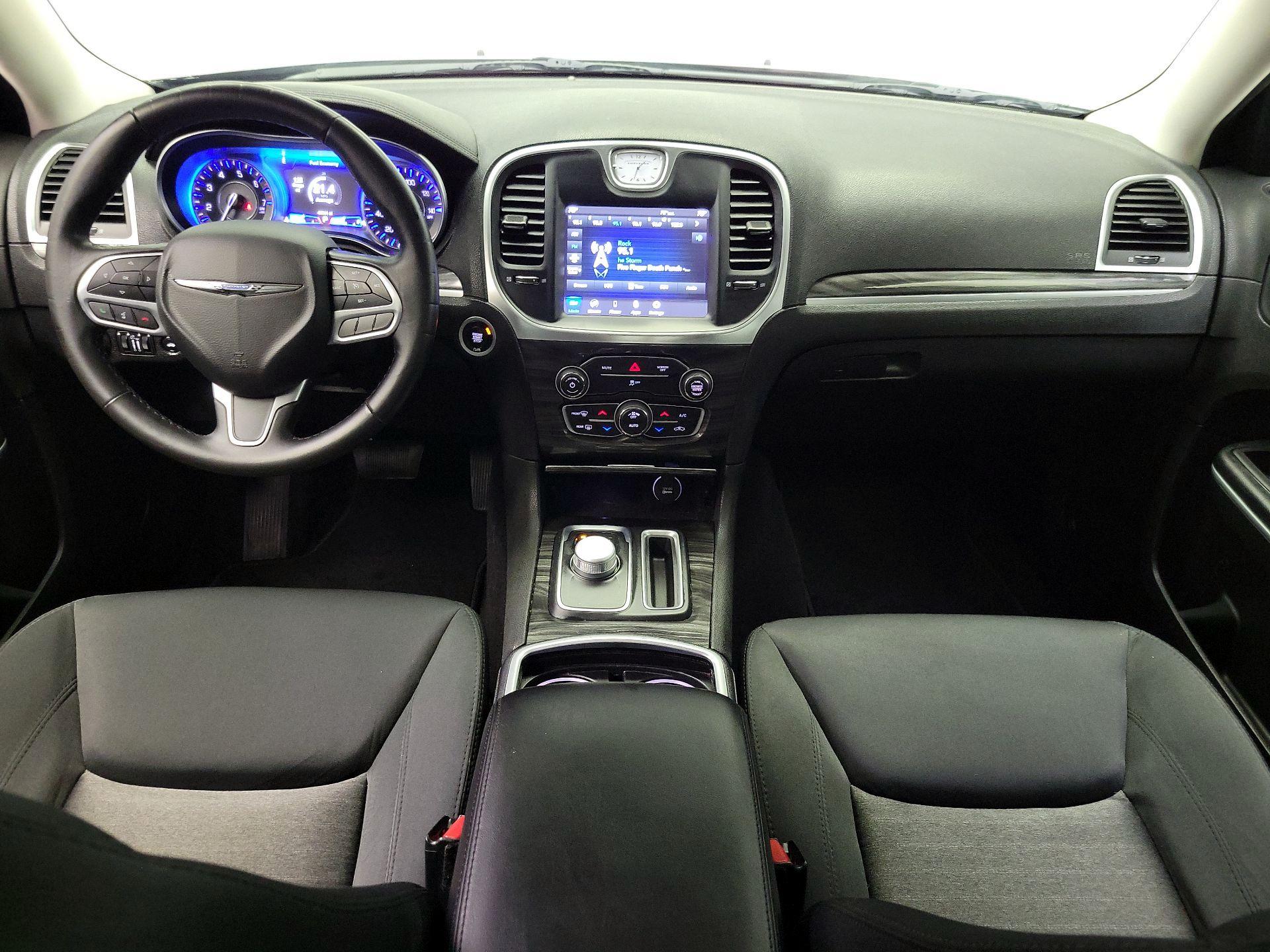 Thumbnail: 2020 Chrysler 300 - 9
