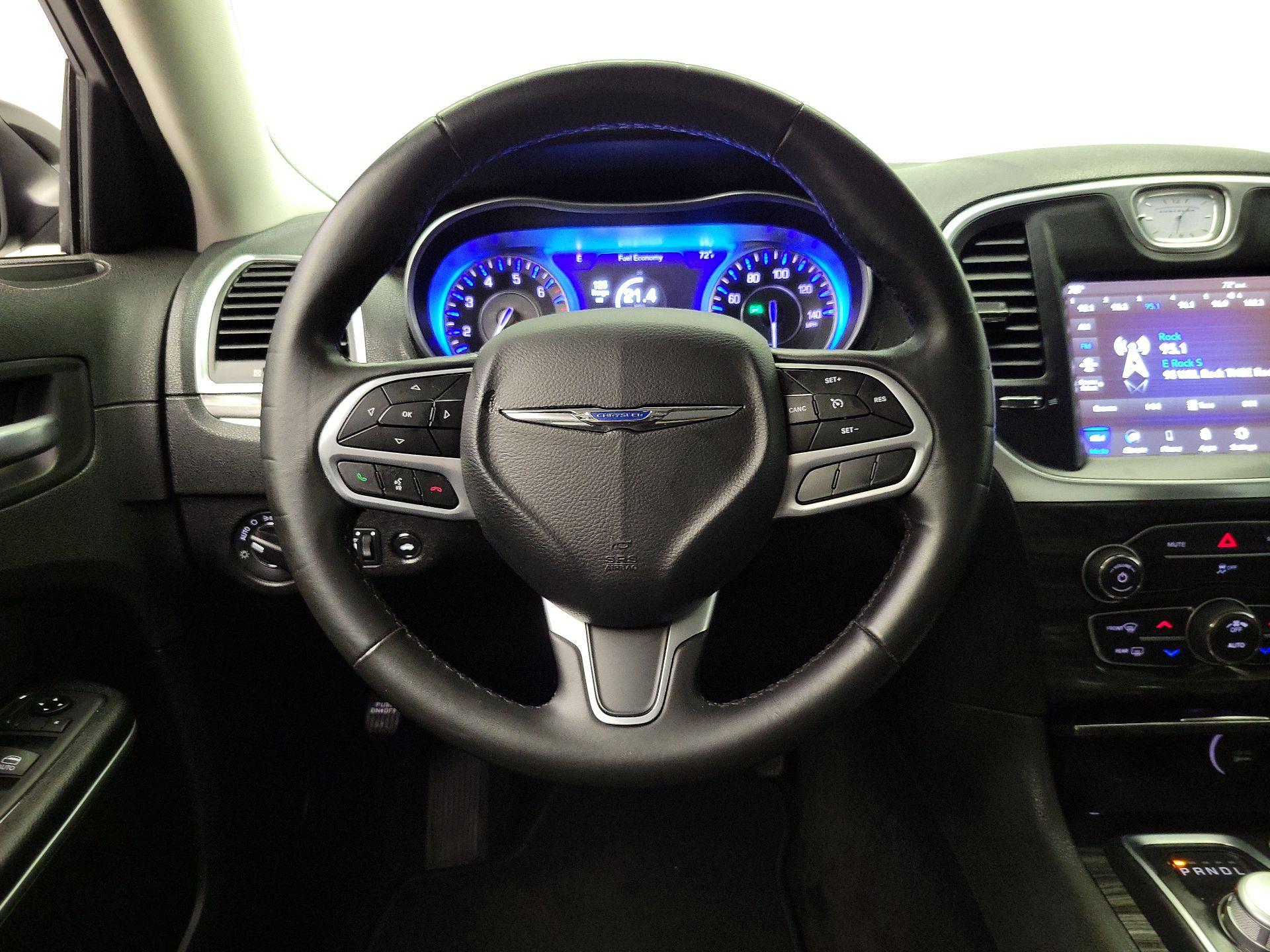 Thumbnail: 2020 Chrysler 300 - 10