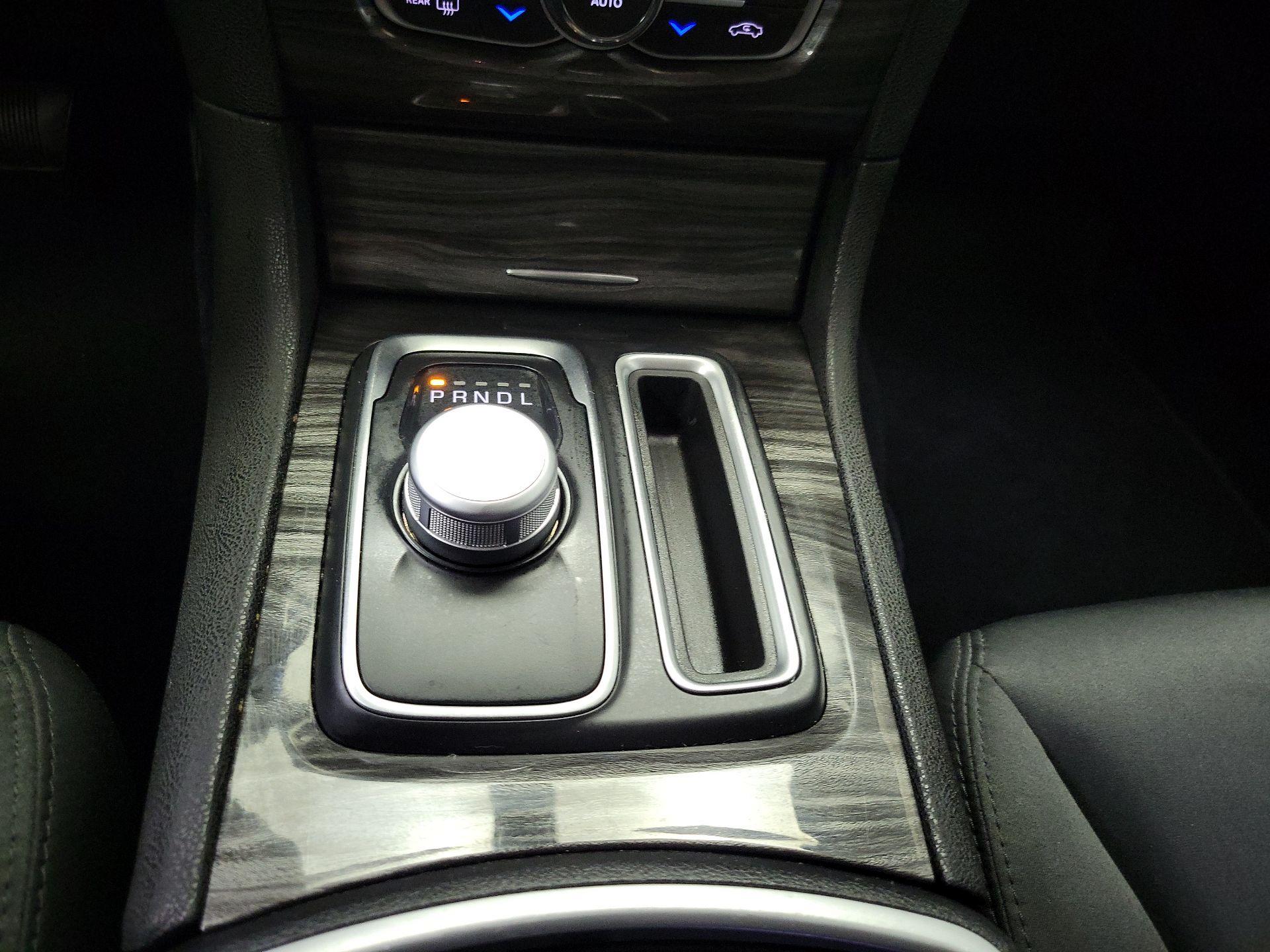 Thumbnail: 2020 Chrysler 300 - 17