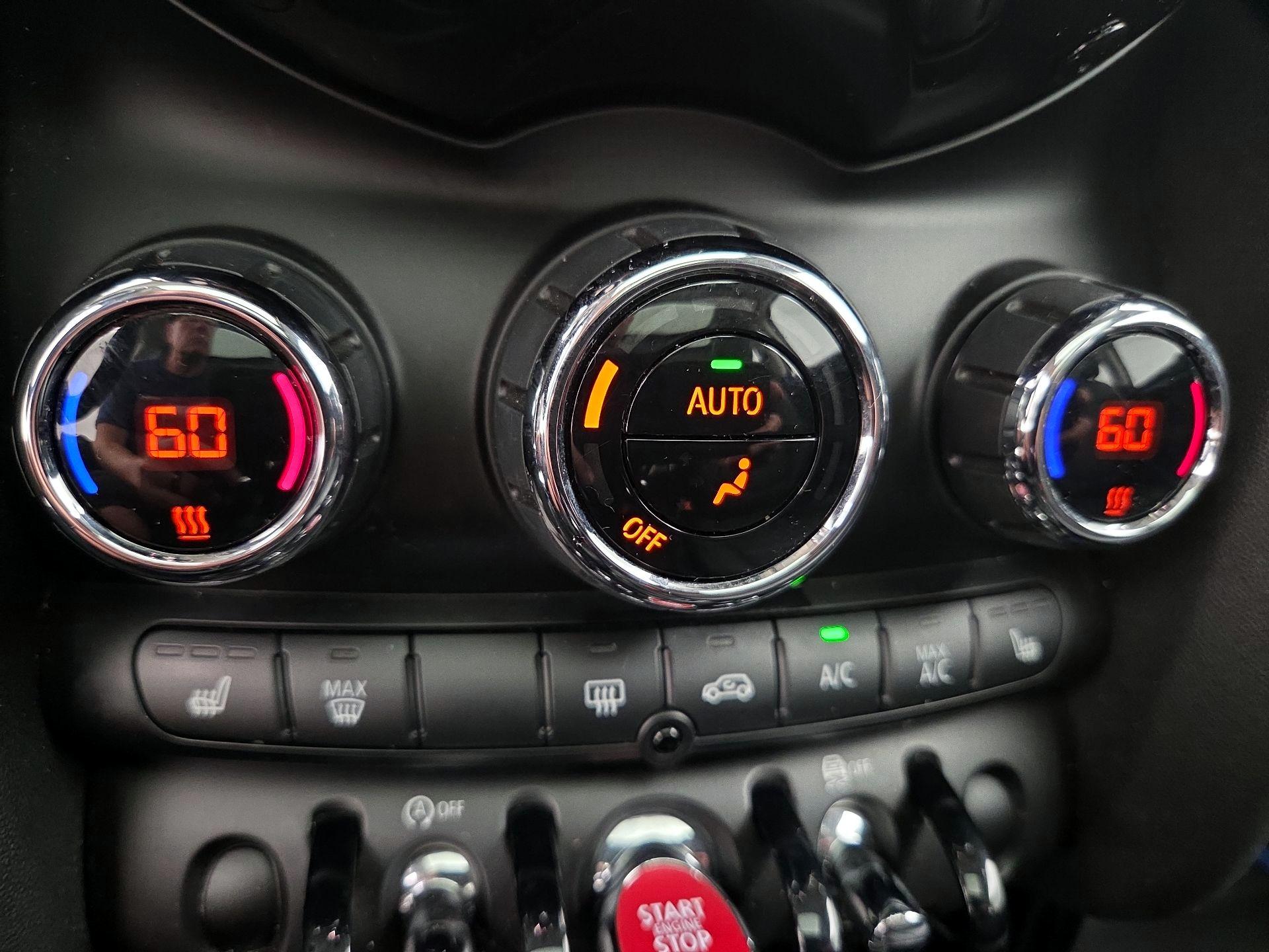 Thumbnail: 2019 MINI Cooper Hardtop - 16