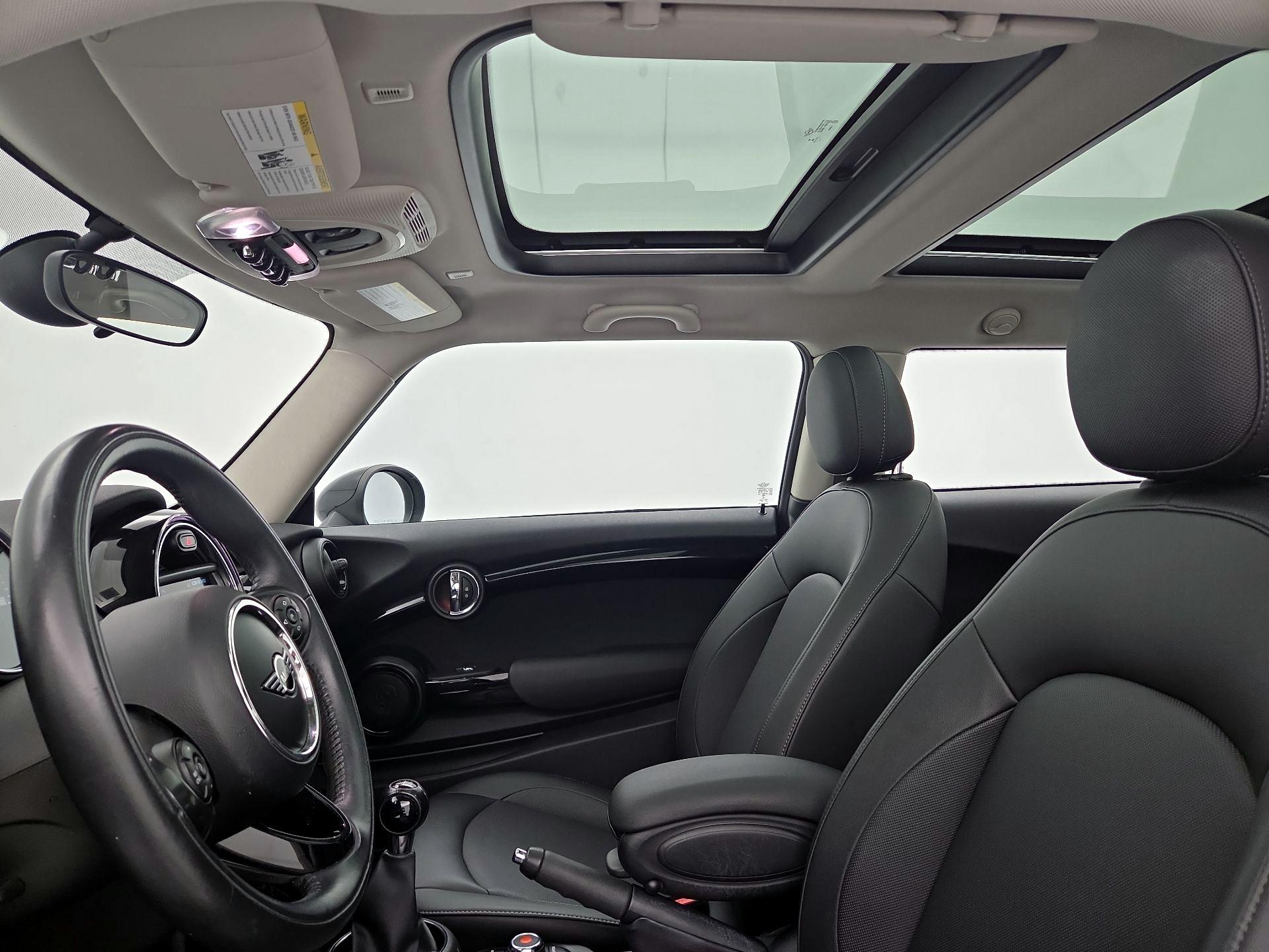 Thumbnail: 2019 MINI Cooper Hardtop - 19