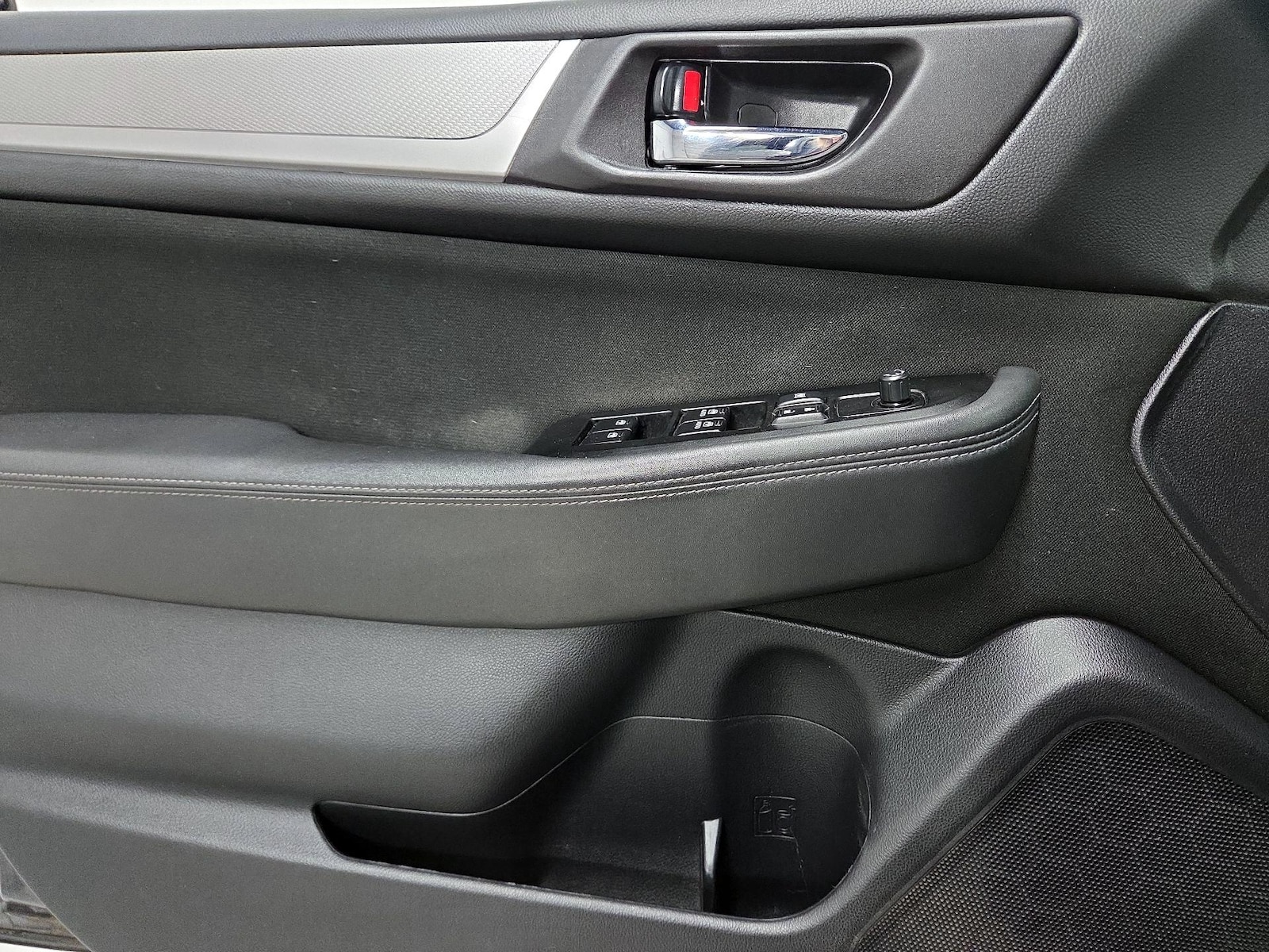 2019 Subaru Outback Premium - Photo 13
