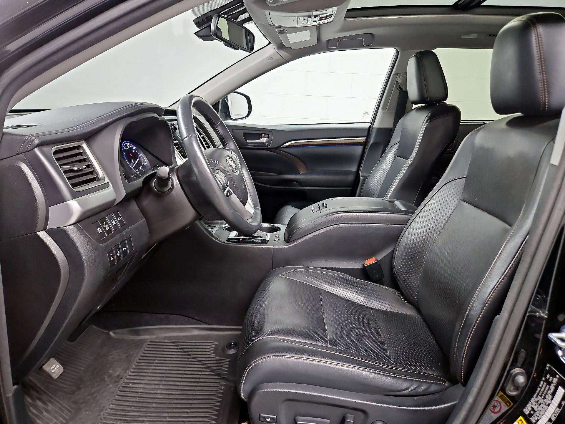 Thumbnail: 2016 Toyota Highlander - 11