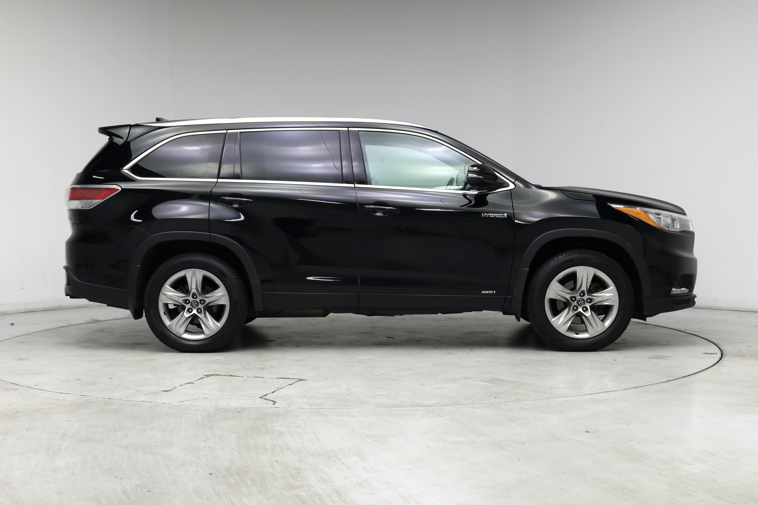 Thumbnail: 2016 Toyota Highlander - 7