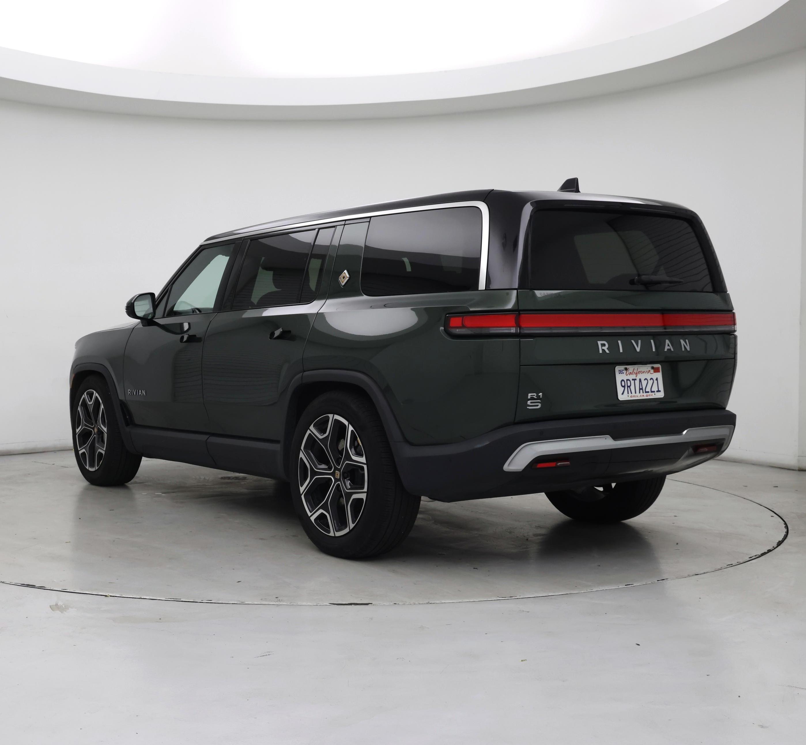 Thumbnail: 2025 Rivian R1S - 2