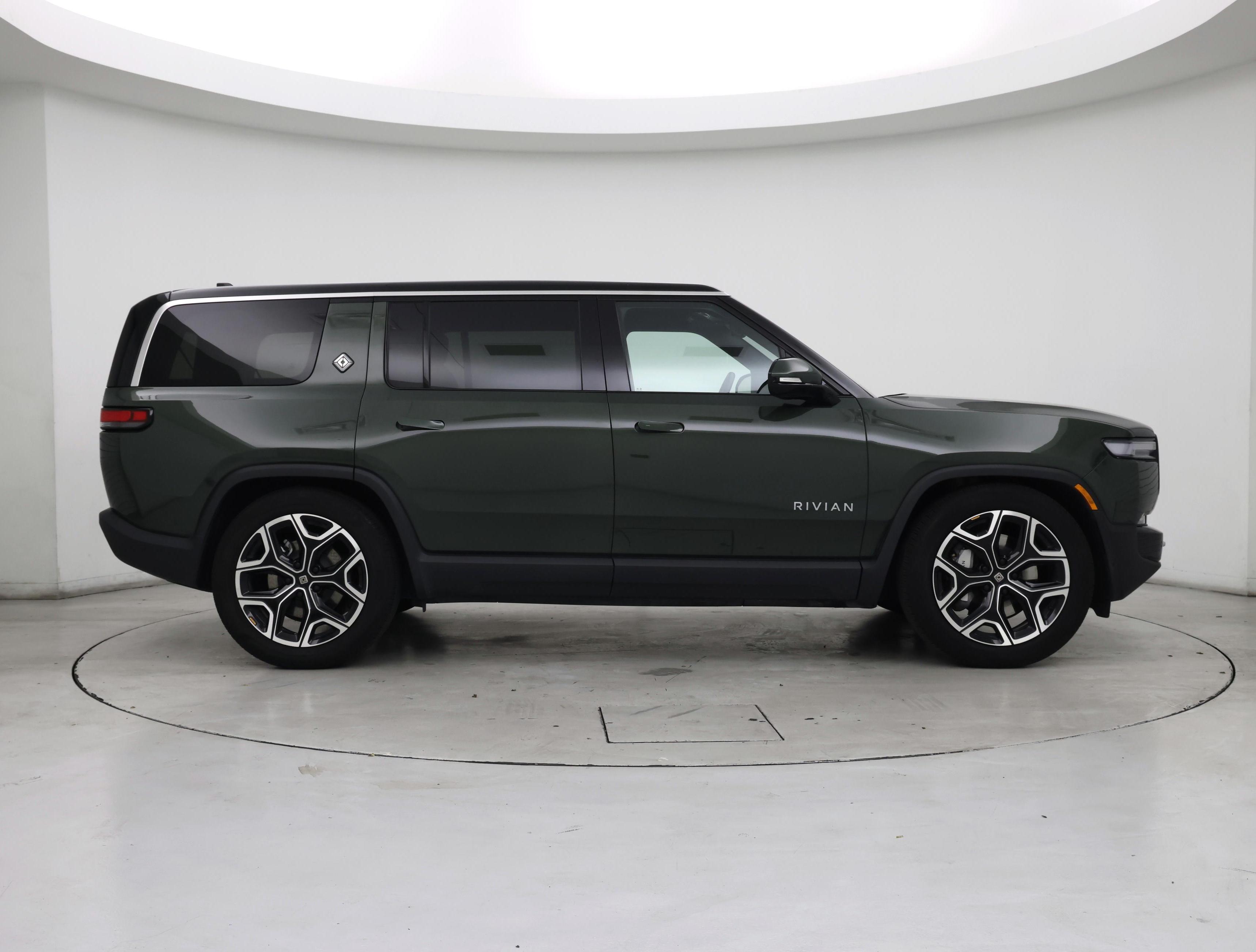 Thumbnail: 2025 Rivian R1S - 7