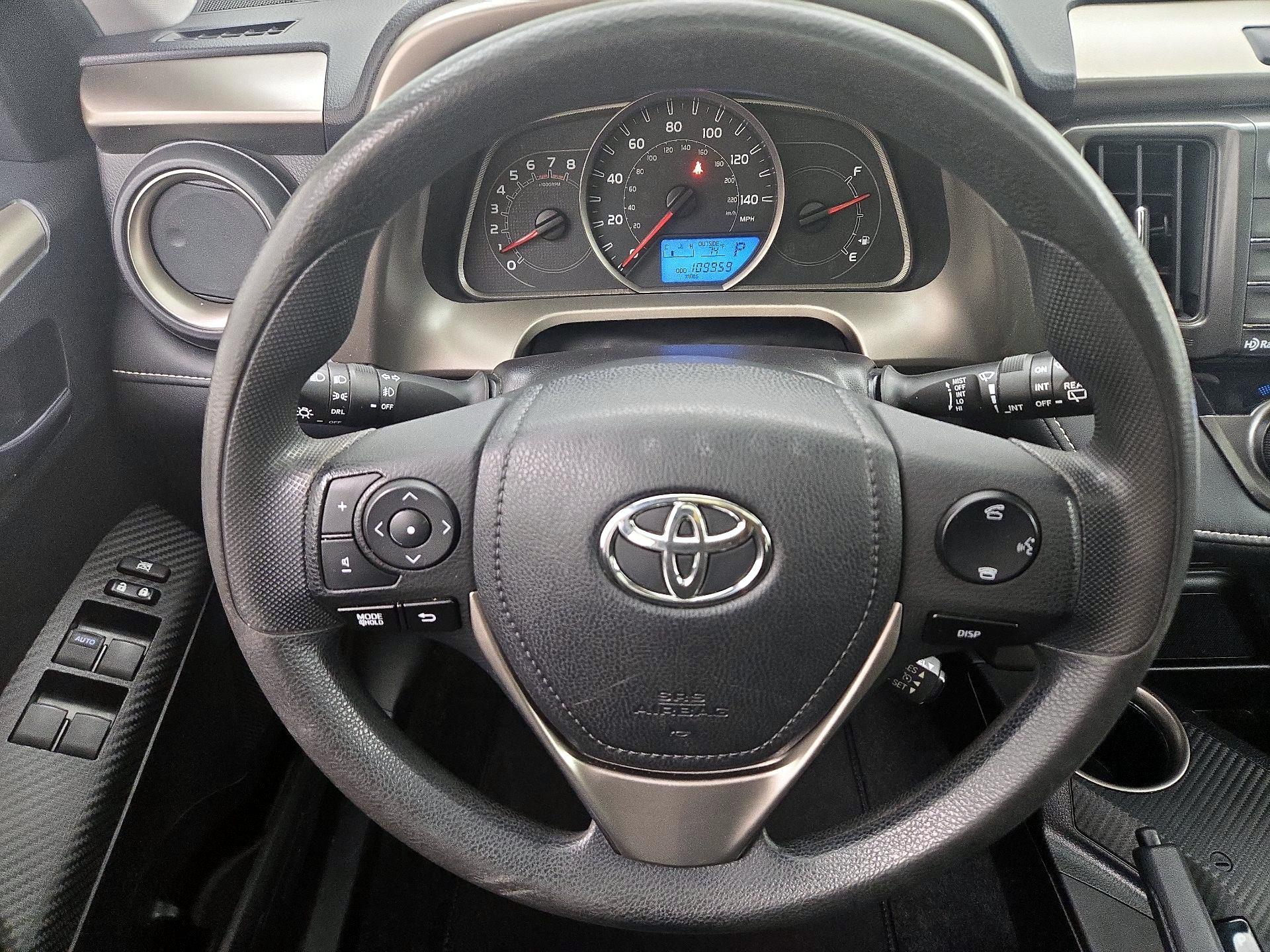 Thumbnail: 2015 Toyota RAV4 - 10