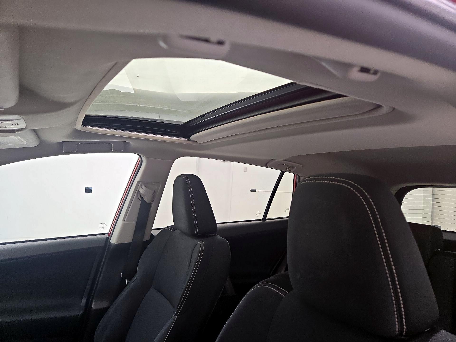 Thumbnail: 2015 Toyota RAV4 - 19