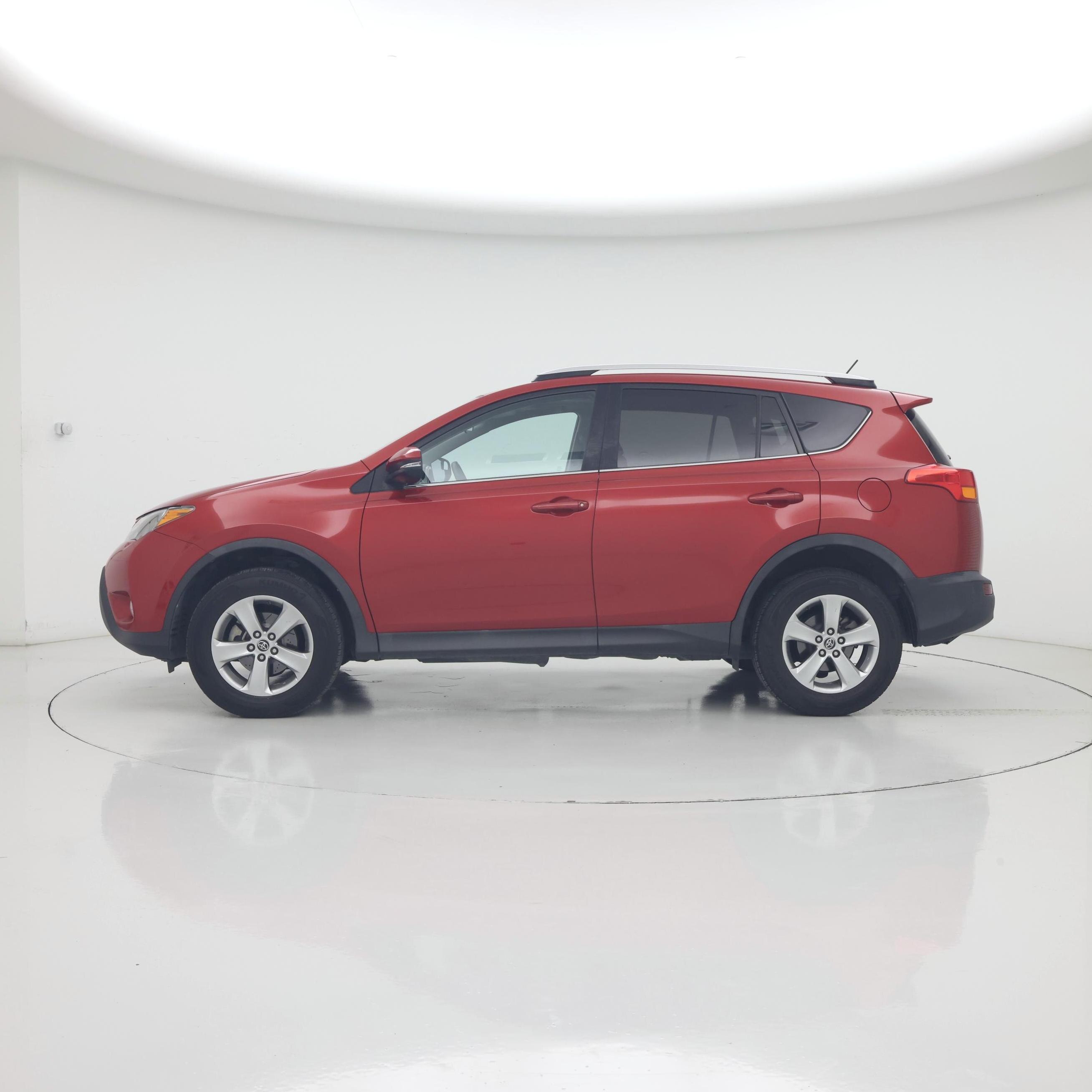 Thumbnail: 2015 Toyota RAV4 - 3