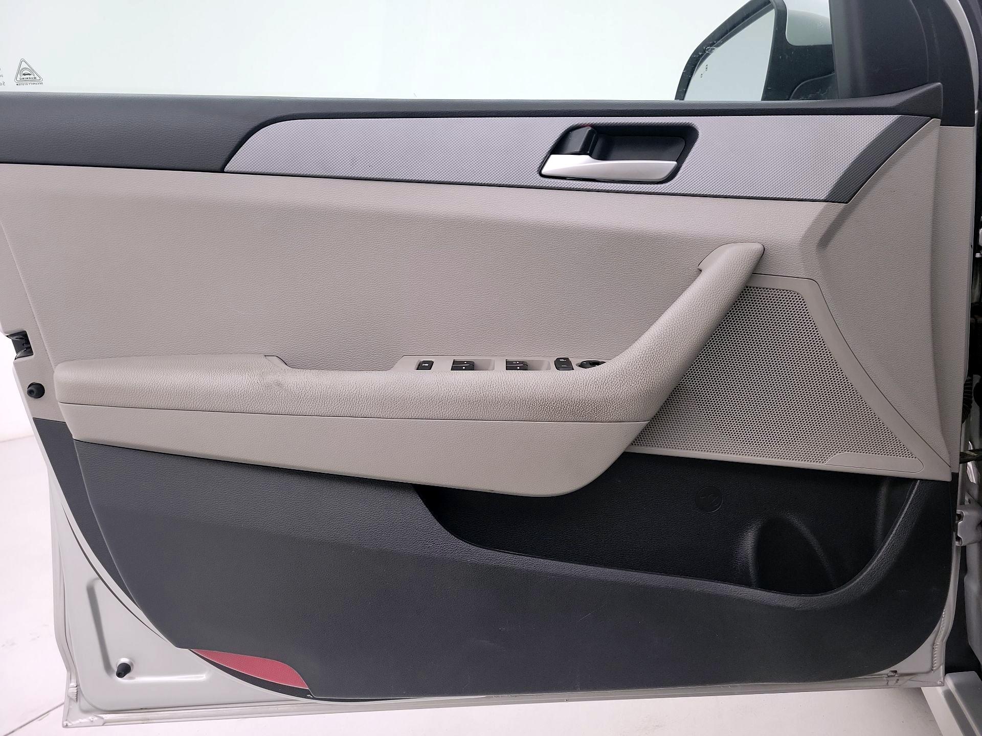 Thumbnail: 2019 Hyundai Sonata - 12