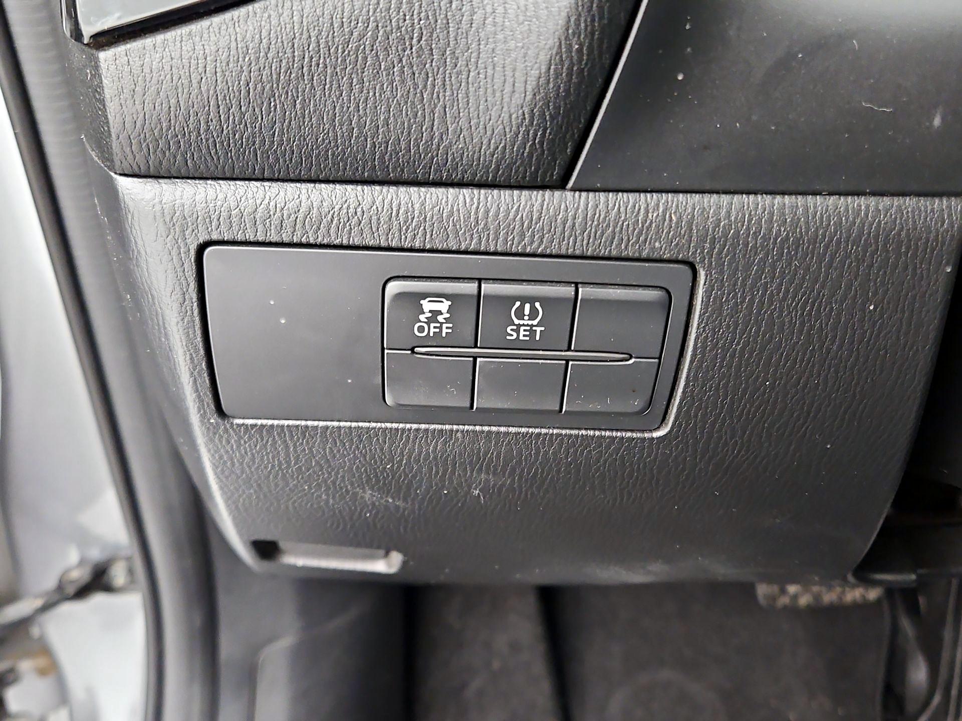 Thumbnail: 2015 Mazda Mazda3 - 13