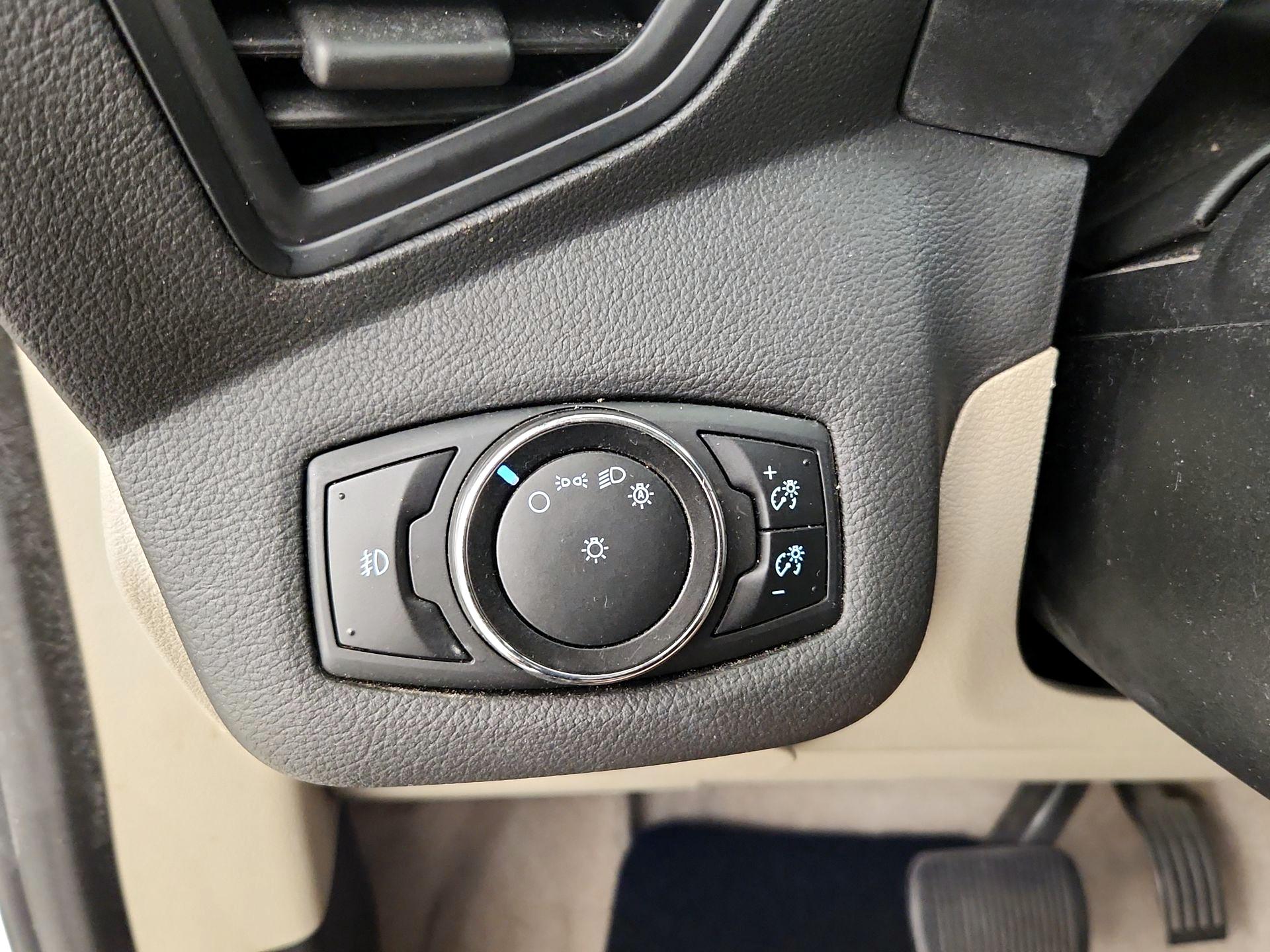 Thumbnail: 2014 Ford C-Max - 13