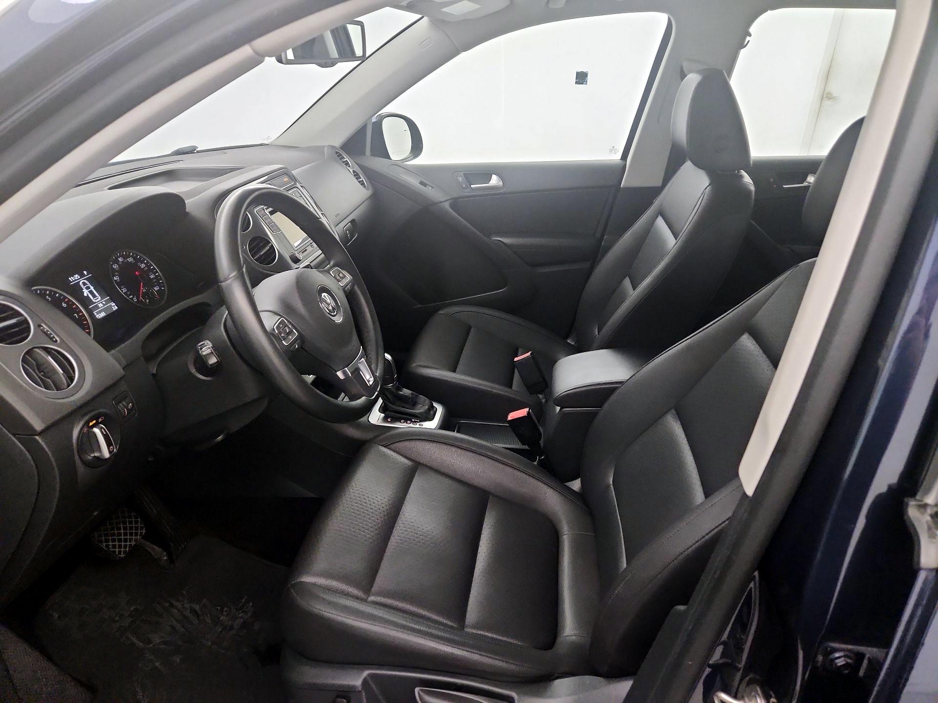 Thumbnail: 2016 Volkswagen Tiguan - 11