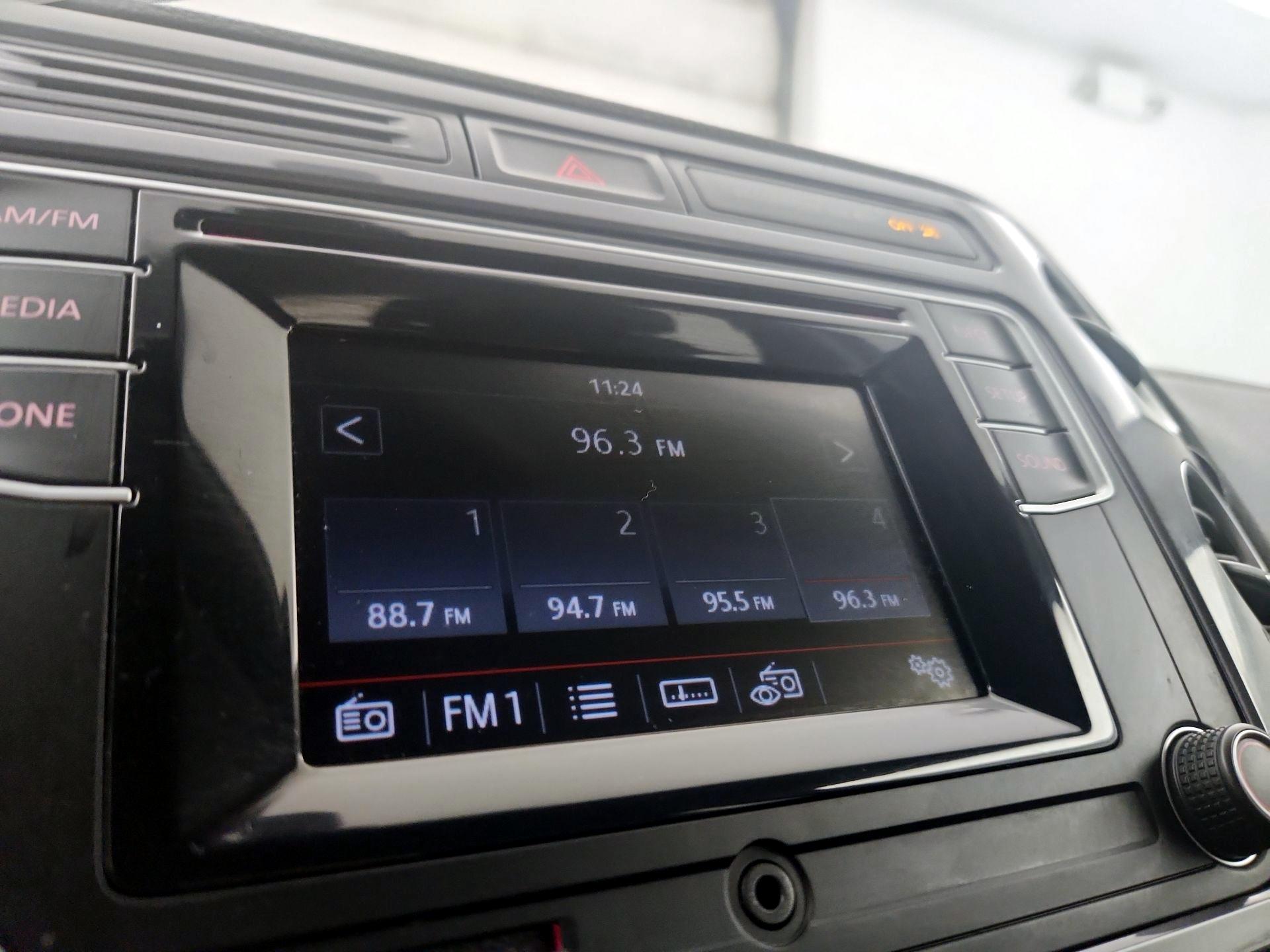 Thumbnail: 2016 Volkswagen Tiguan - 15