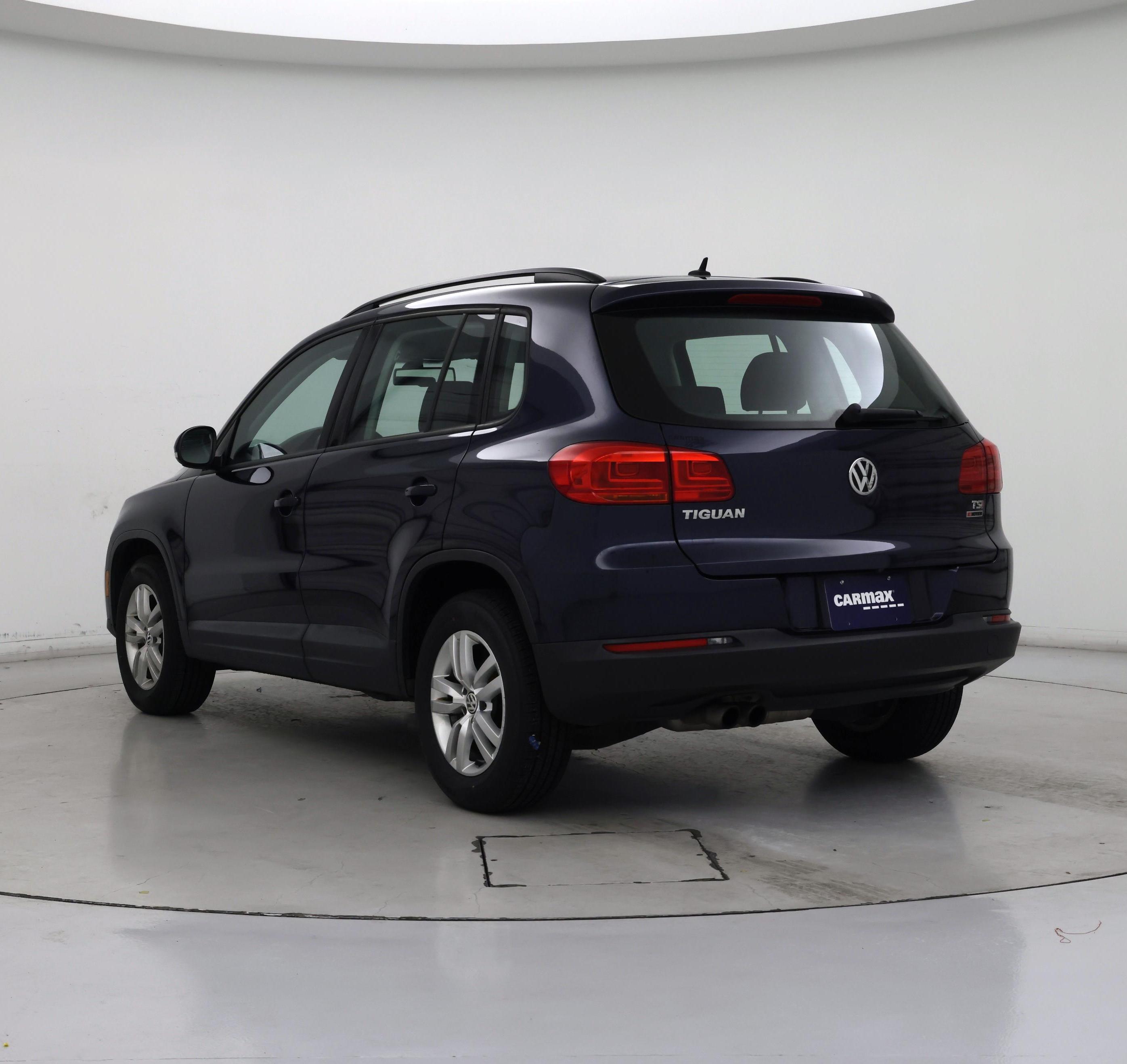 Thumbnail: 2016 Volkswagen Tiguan - 2