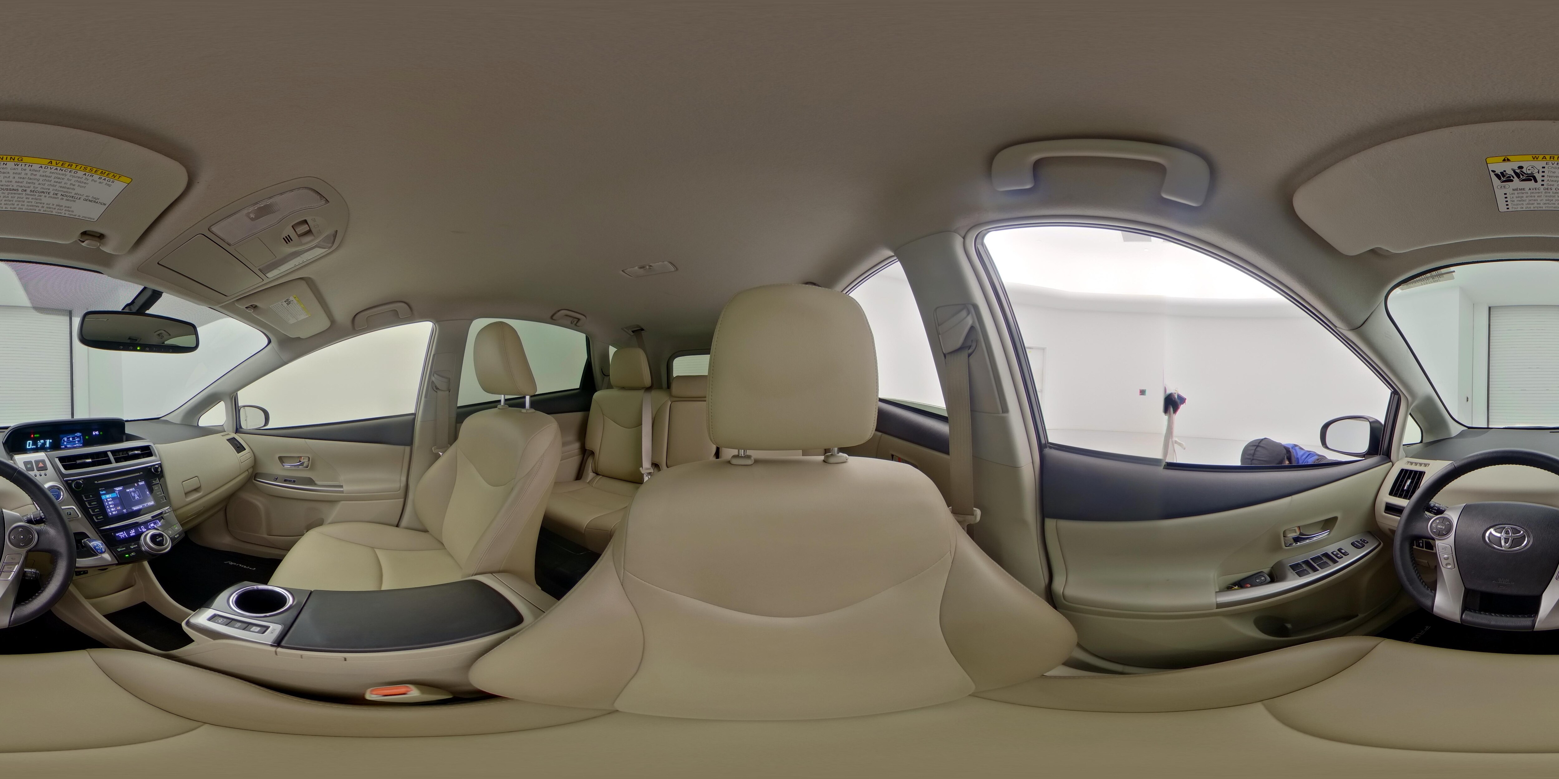 2015 Toyota Prius v Five - Photo 26