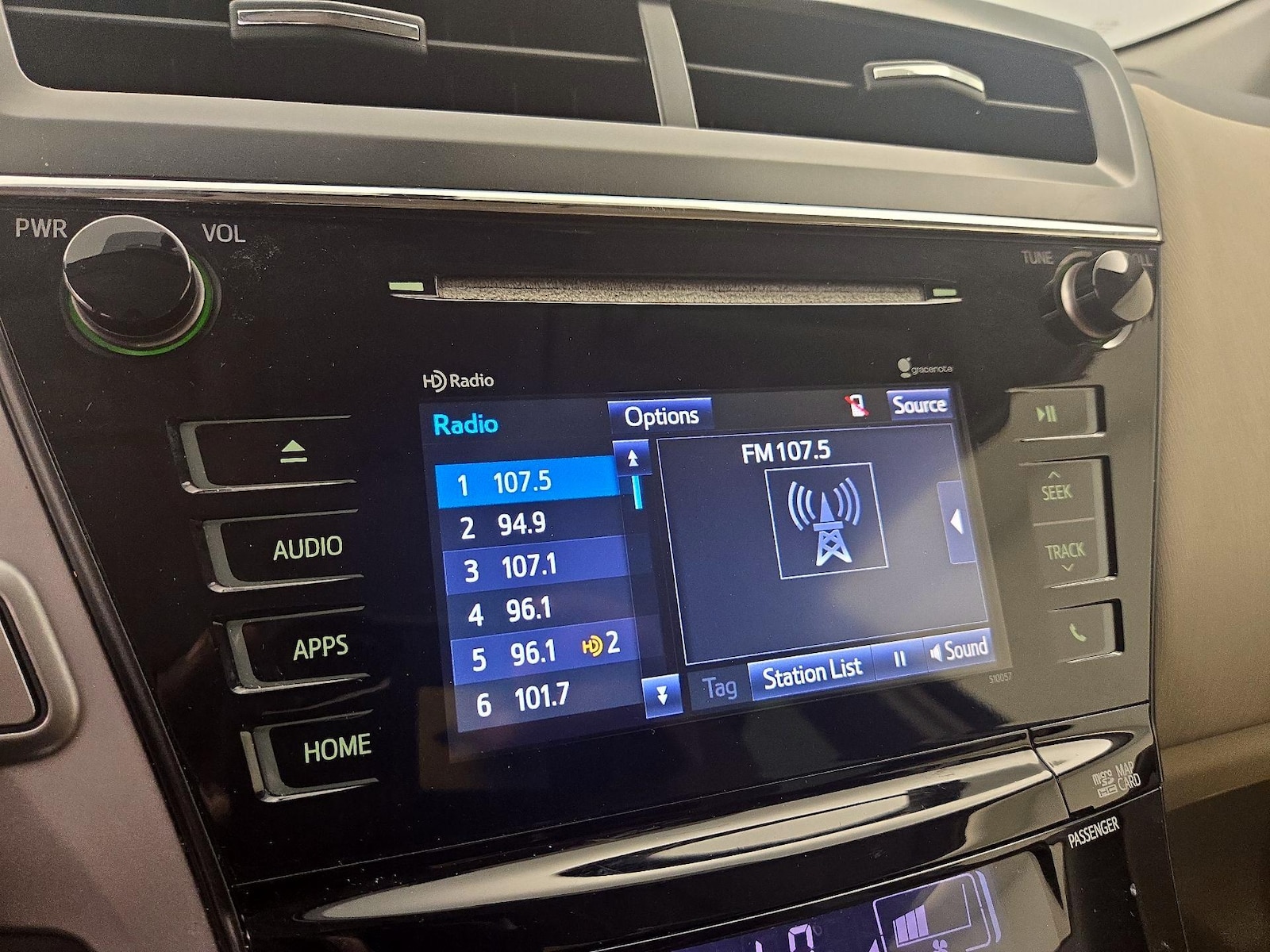 2015 Toyota Prius v Five - Photo 16