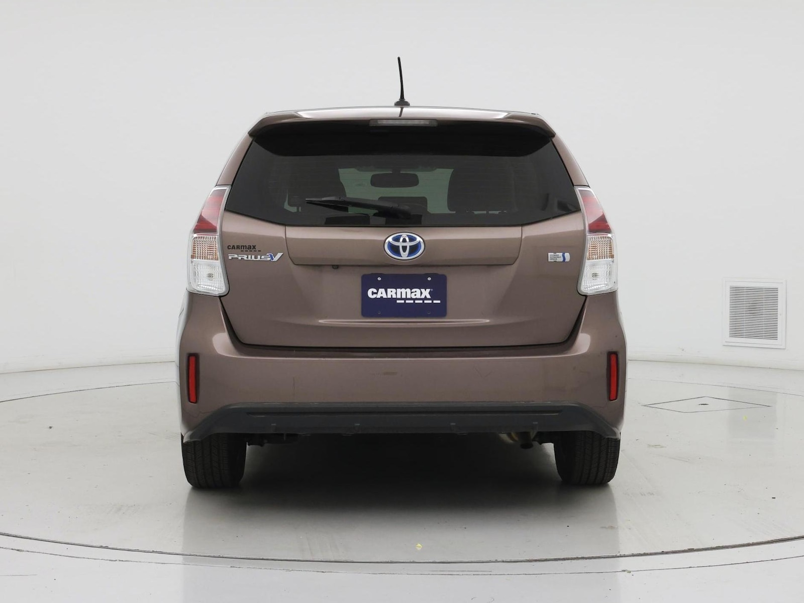 2015 Toyota Prius v Five - Photo 7